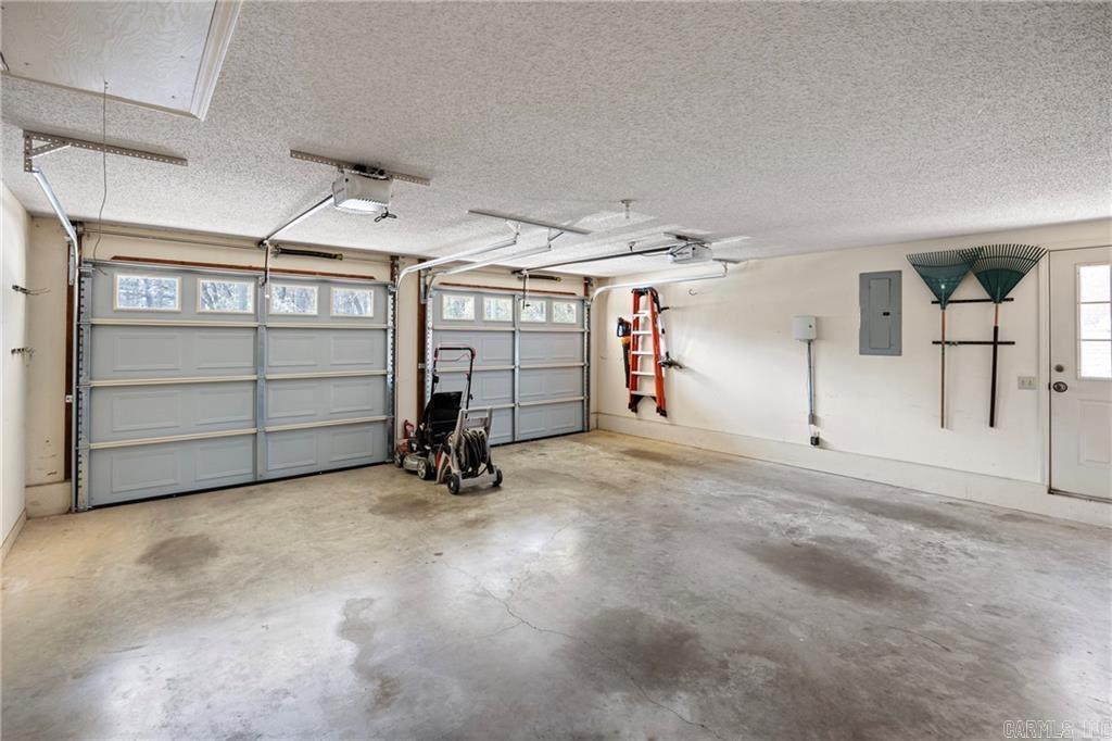 218 Canterbury Circle