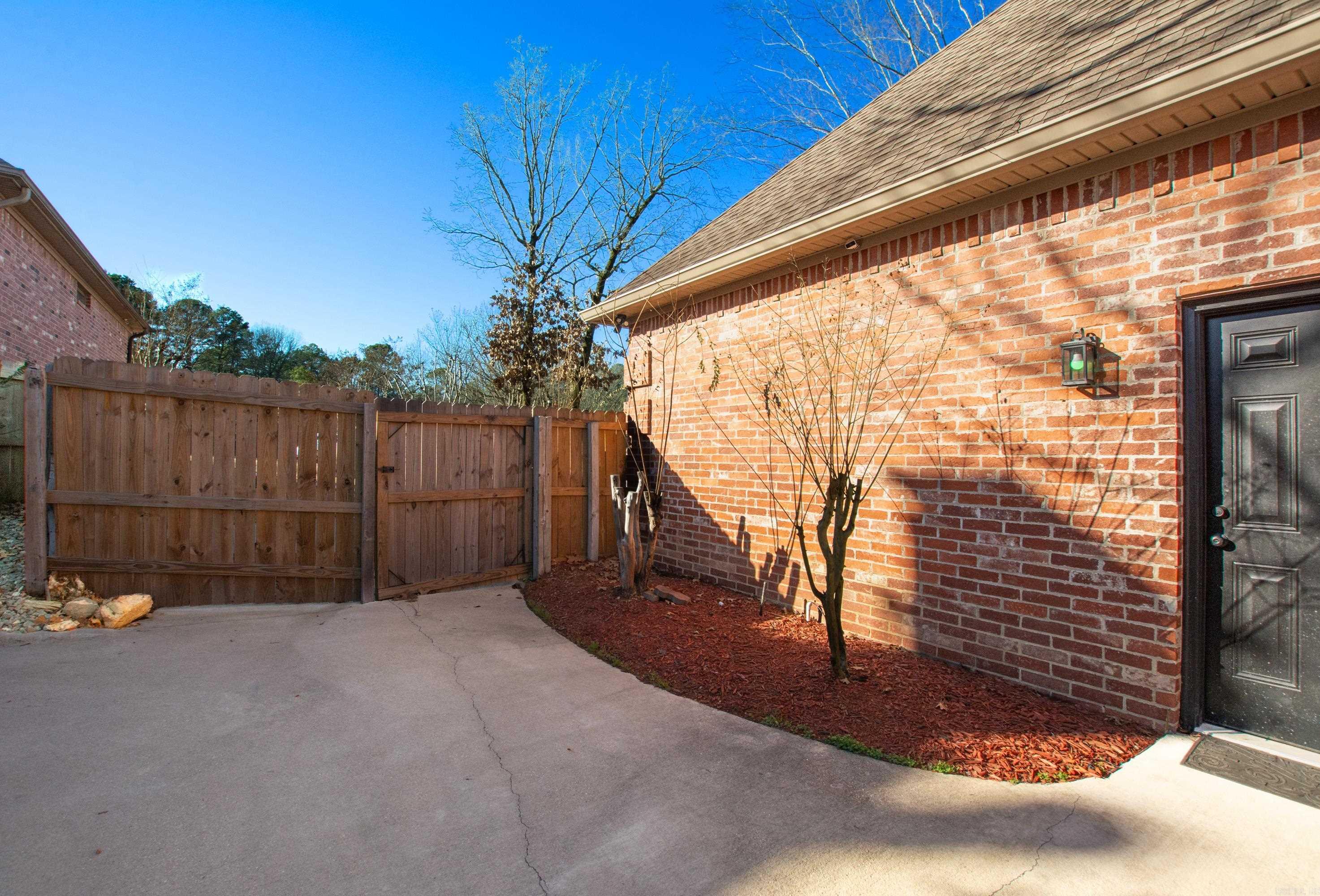 2015 Sawgrass Dr
