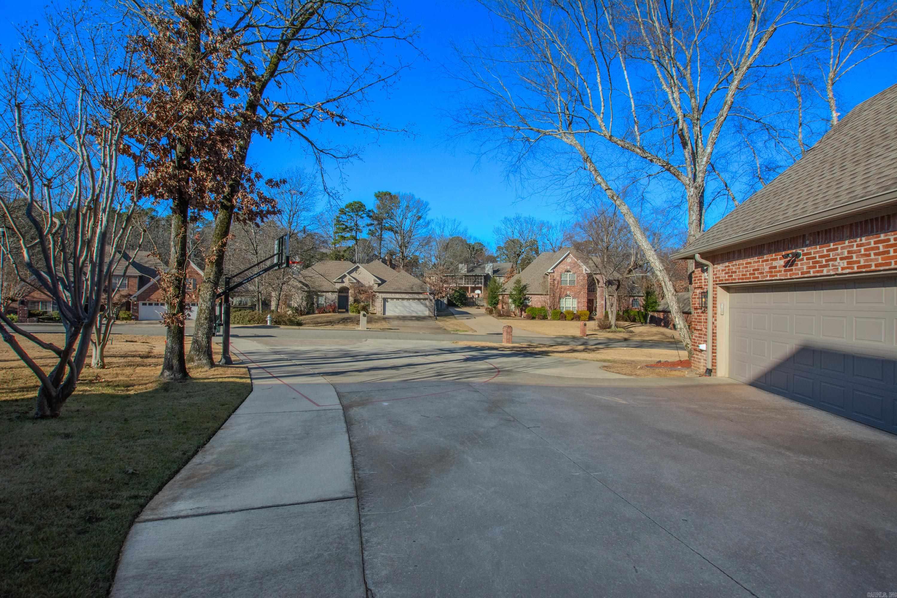 2015 Sawgrass Dr