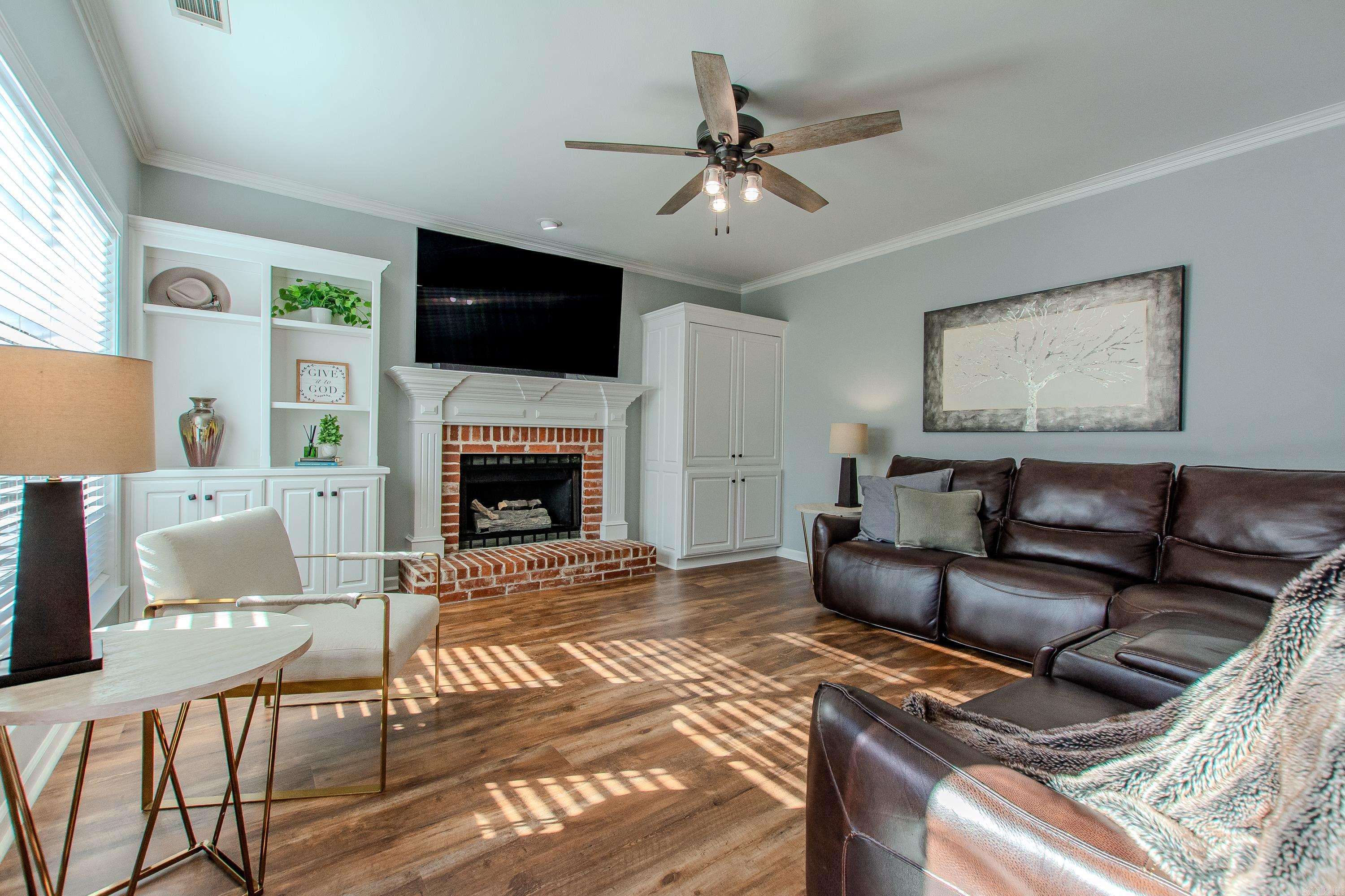 2015 Sawgrass Dr