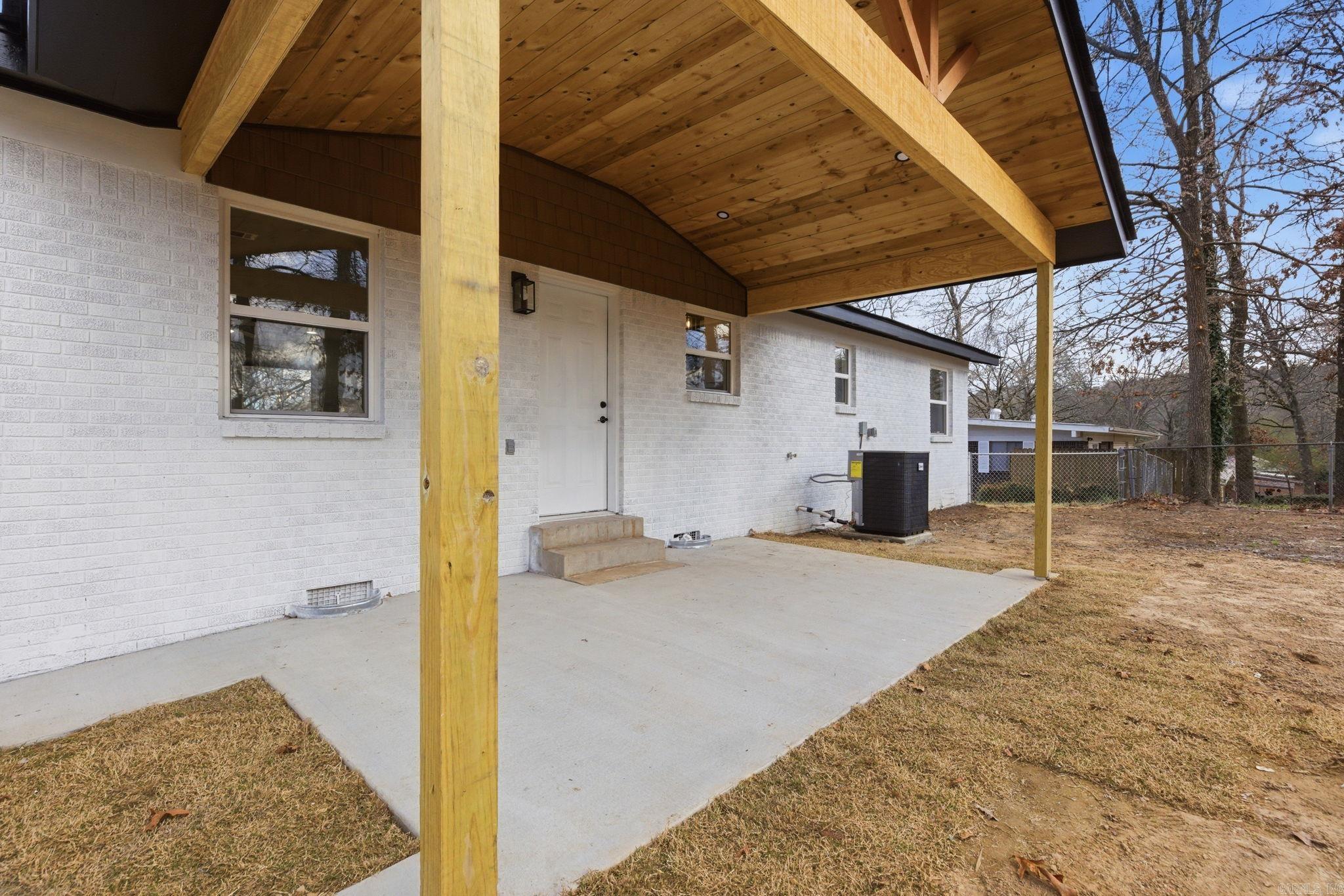302 Oak Lane
