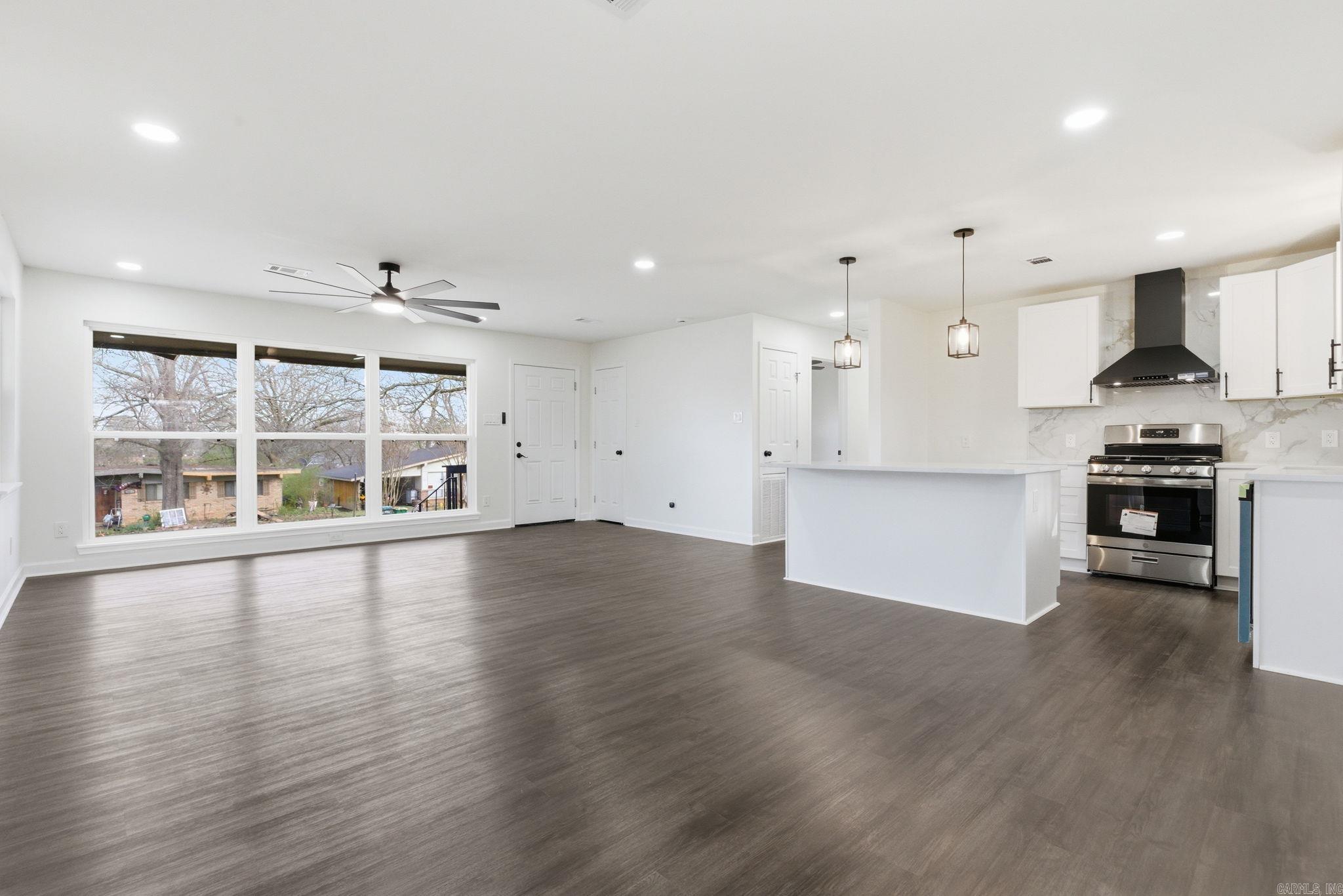 302 Oak Lane