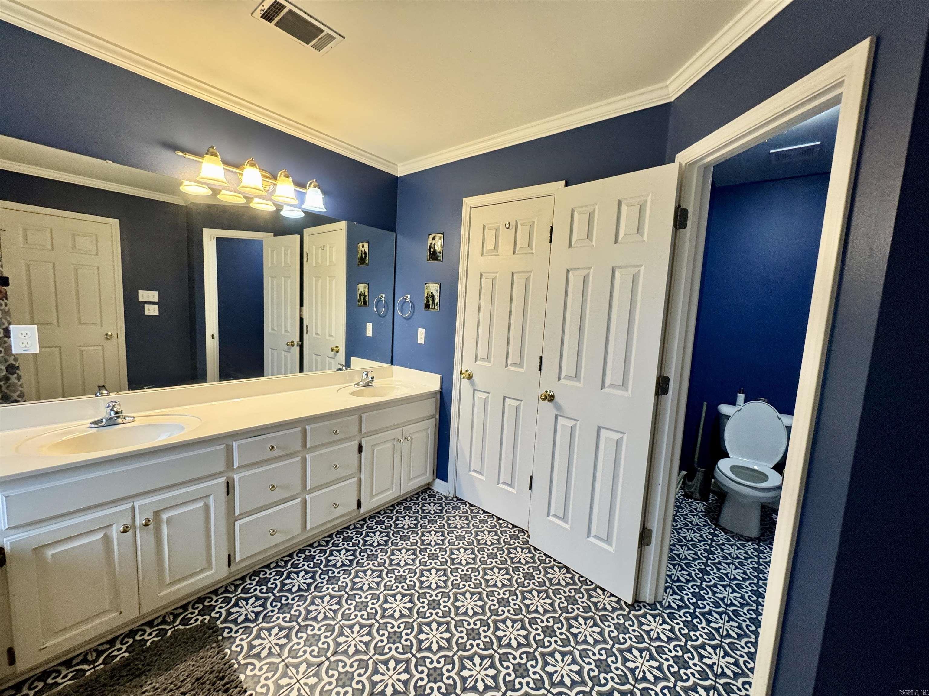 1510 Freyaldenhoven Lane