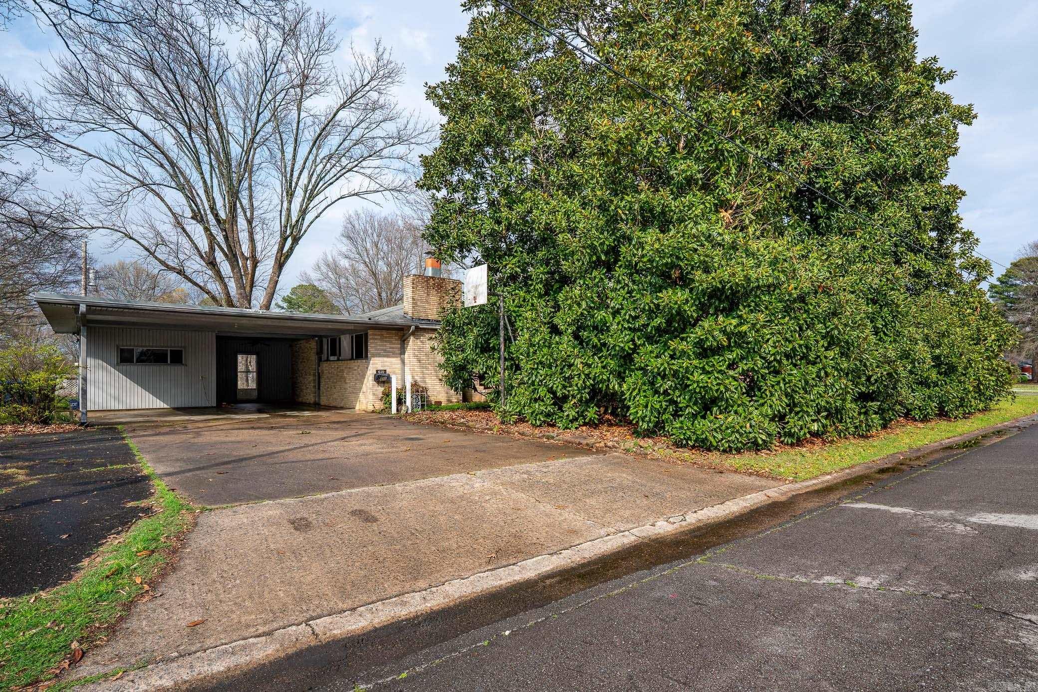 610 Fourth Street