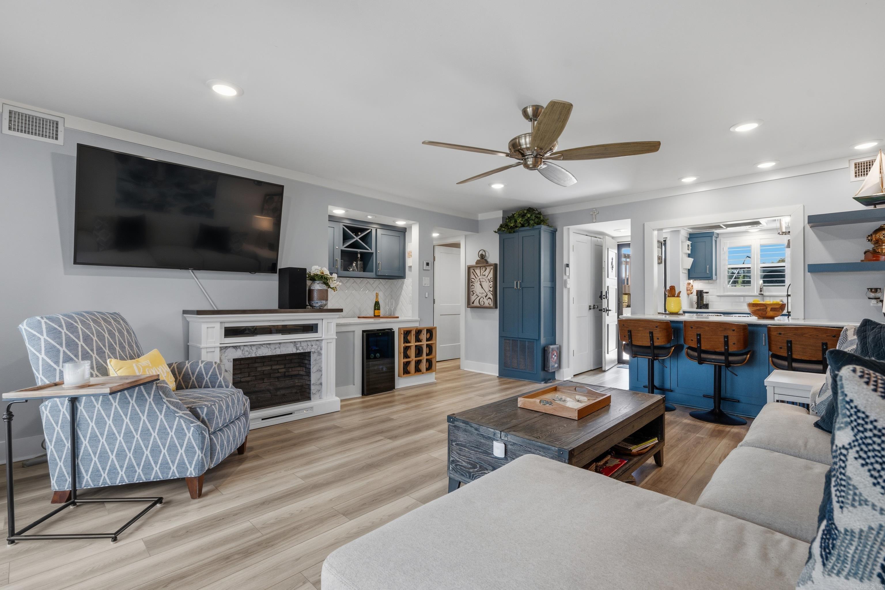 1134 Twin Points Road, E5
