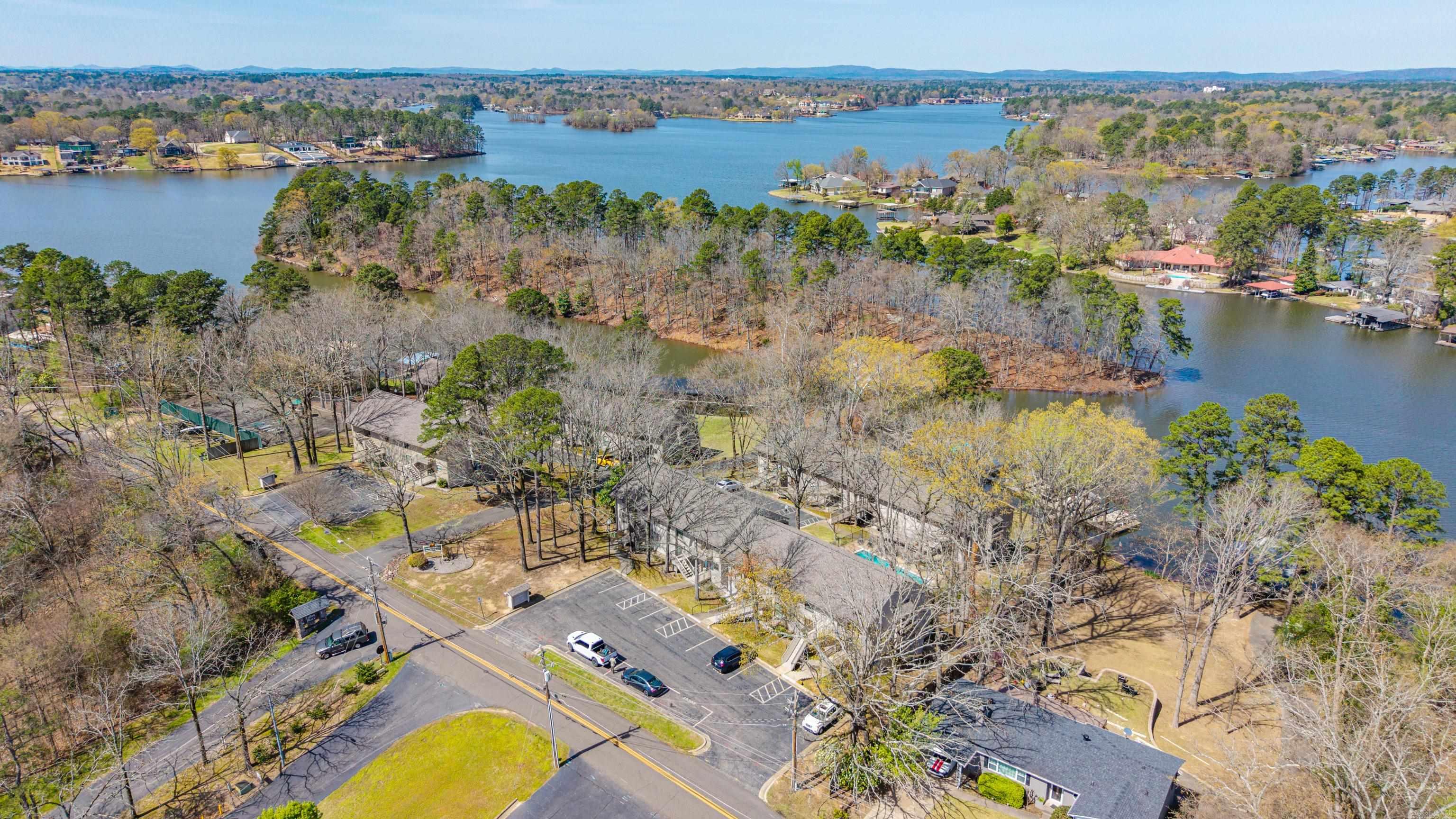 1134 Twin Points Road, E5