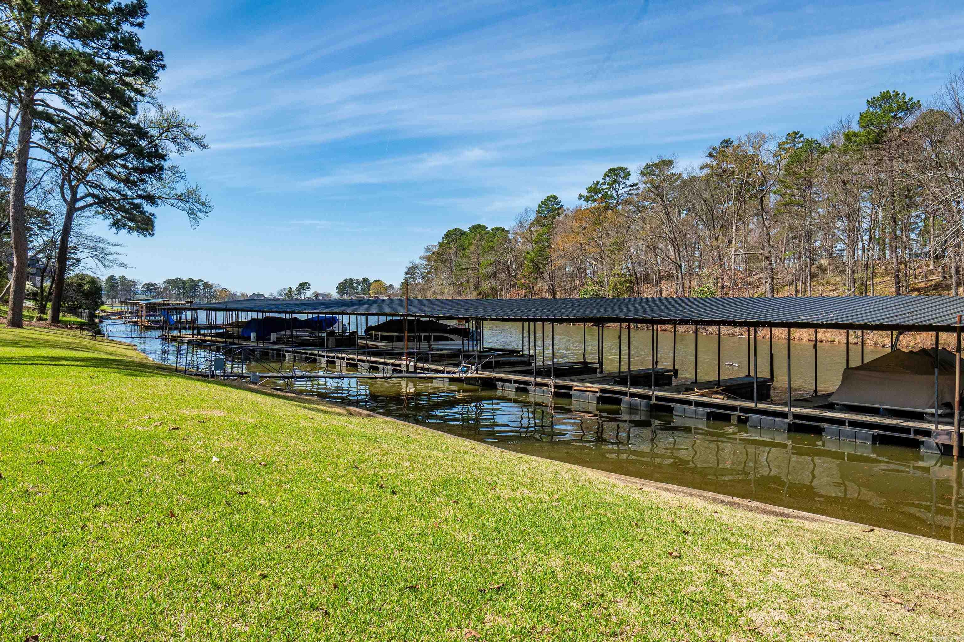 1134 Twin Points Road, E5