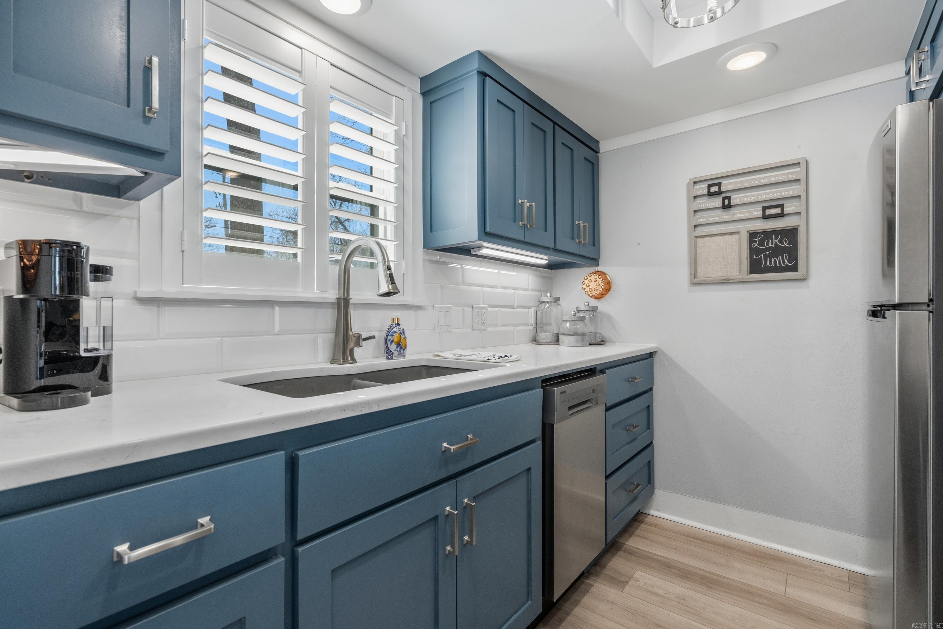 1134 Twin Points Road, E5