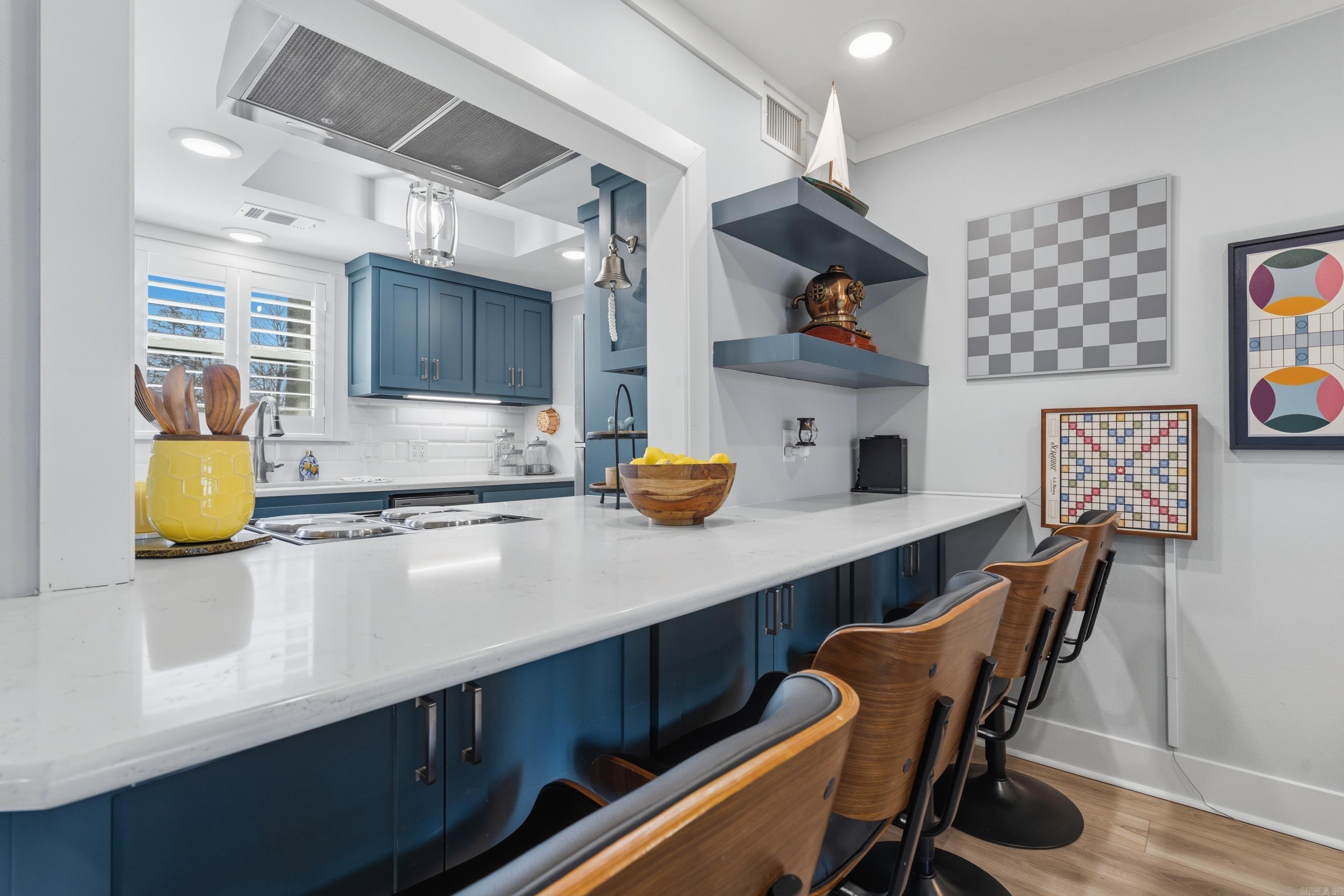1134 Twin Points Road, E5