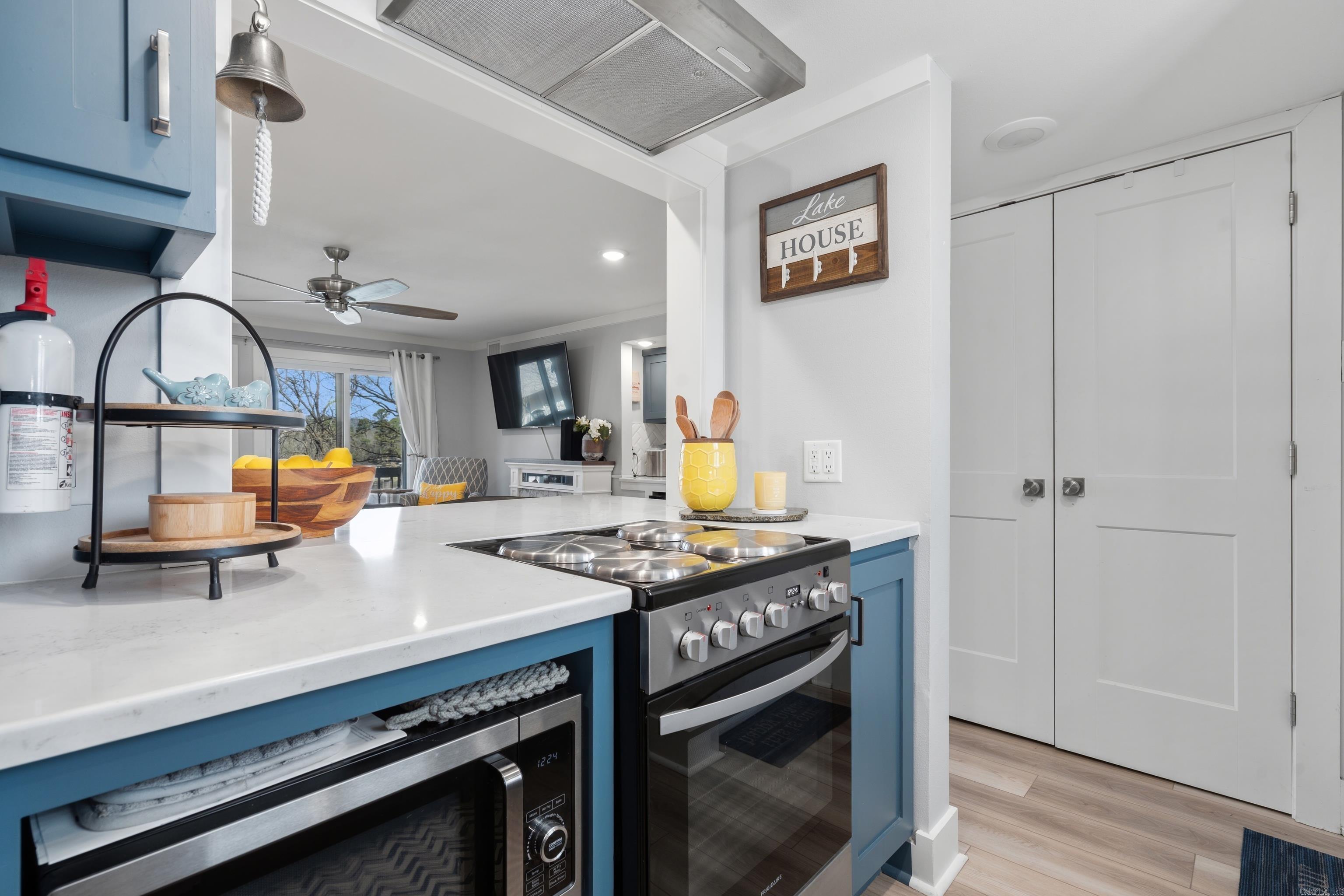 1134 Twin Points Road, E5