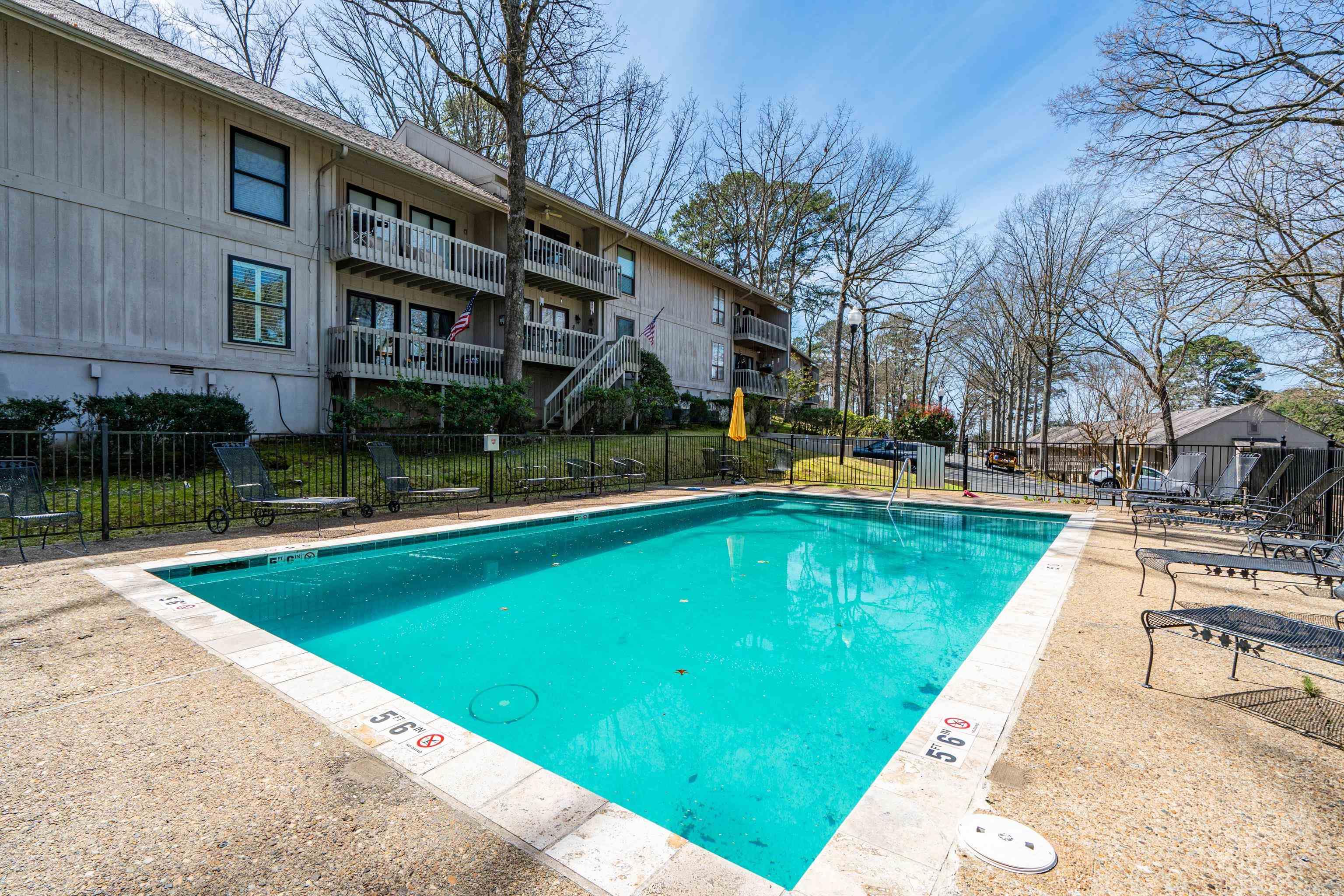 1134 Twin Points Road, E5
