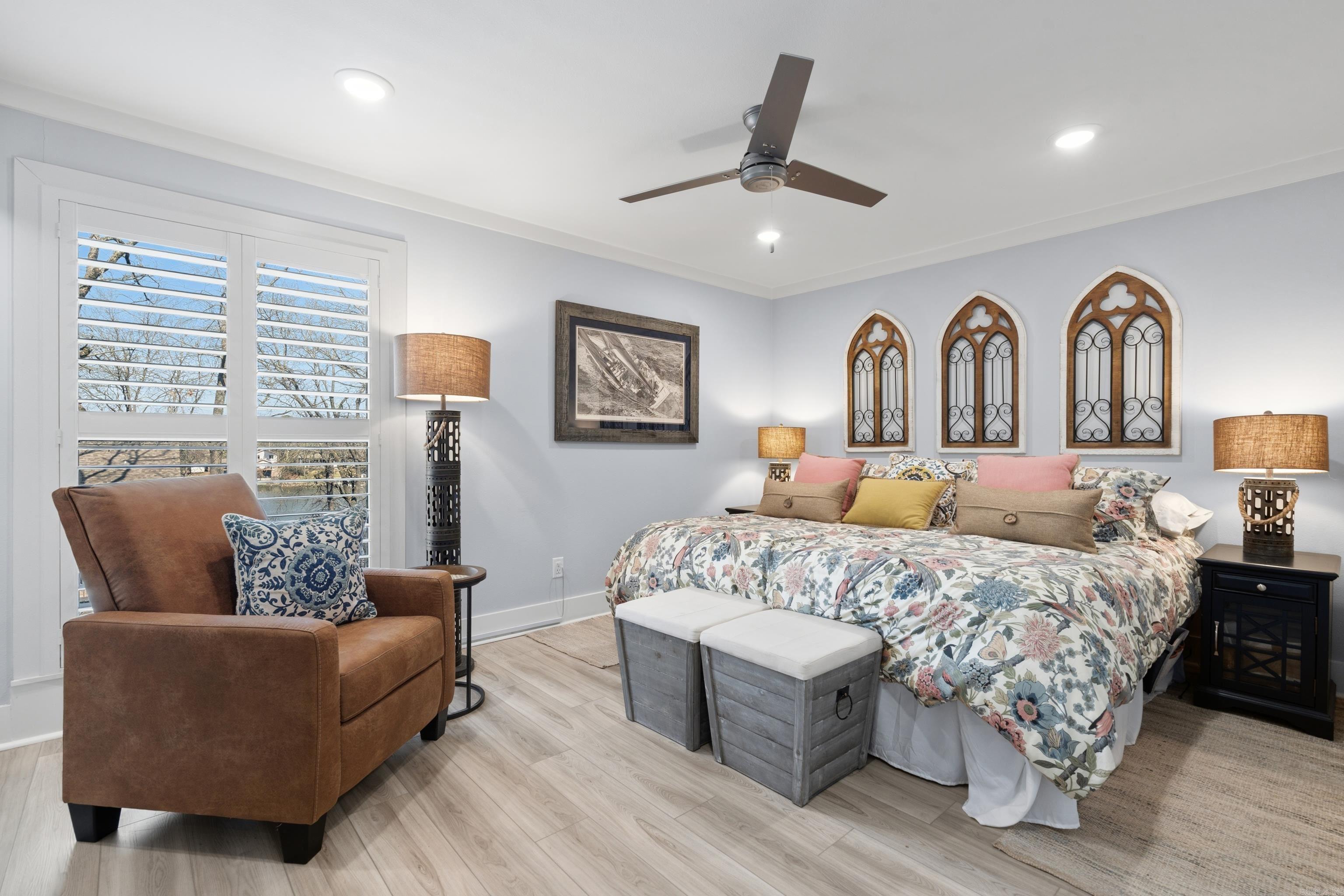 1134 Twin Points Road, E5