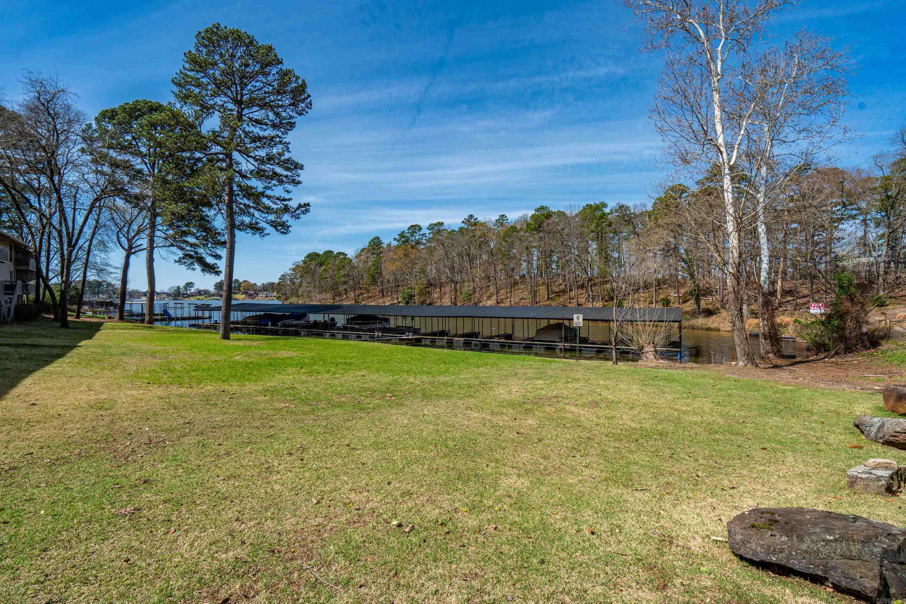 1134 Twin Points Road, E5