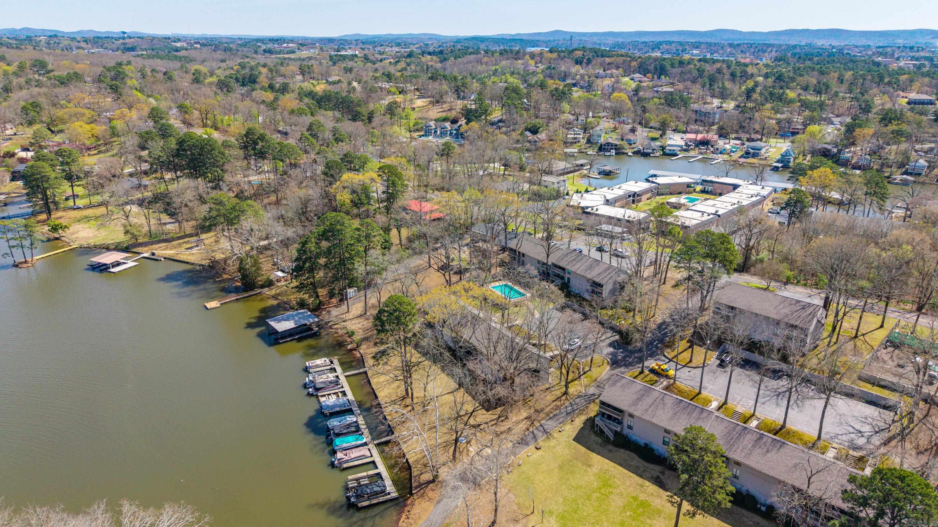 1134 Twin Points Road, E5
