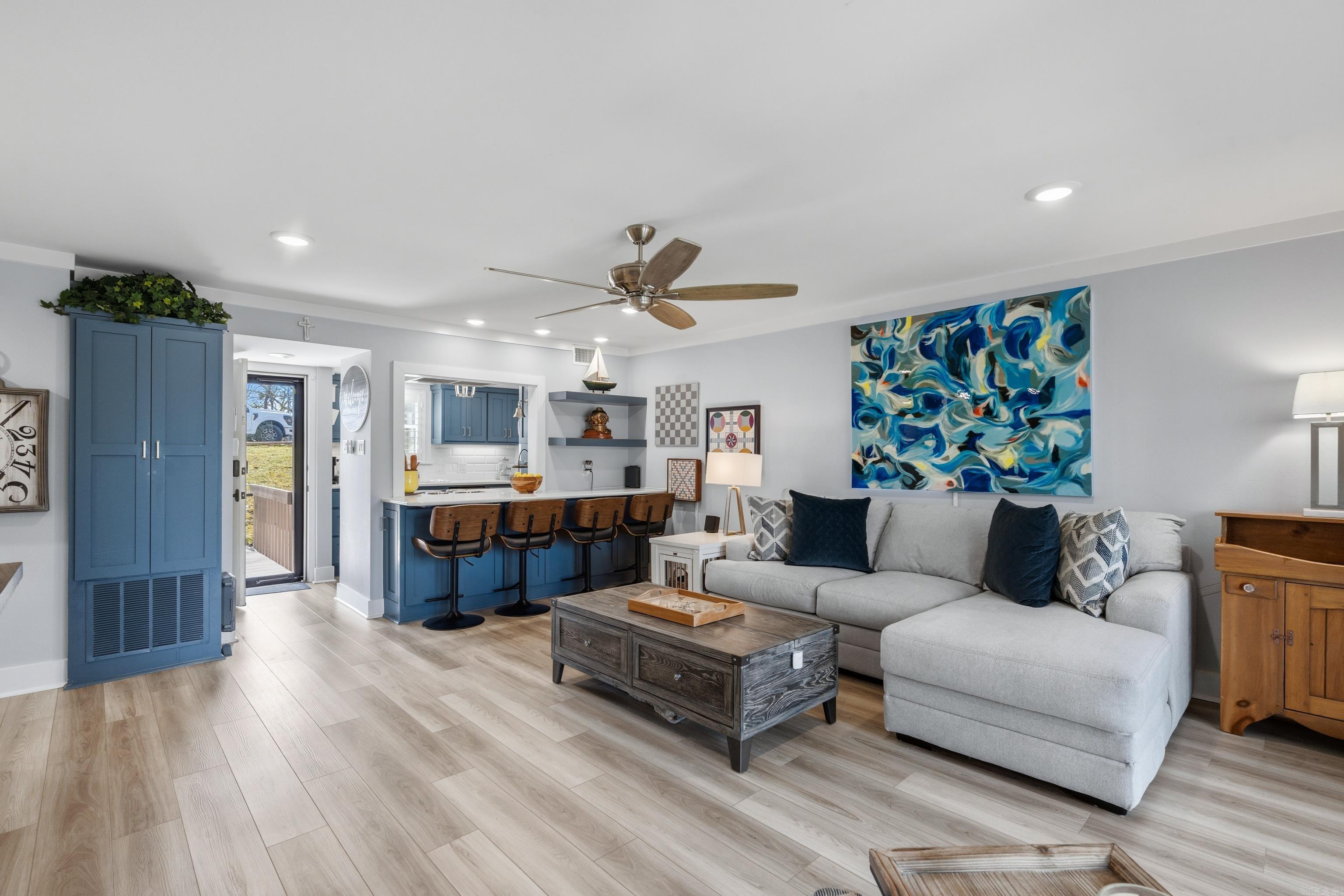 1134 Twin Points Road, E5
