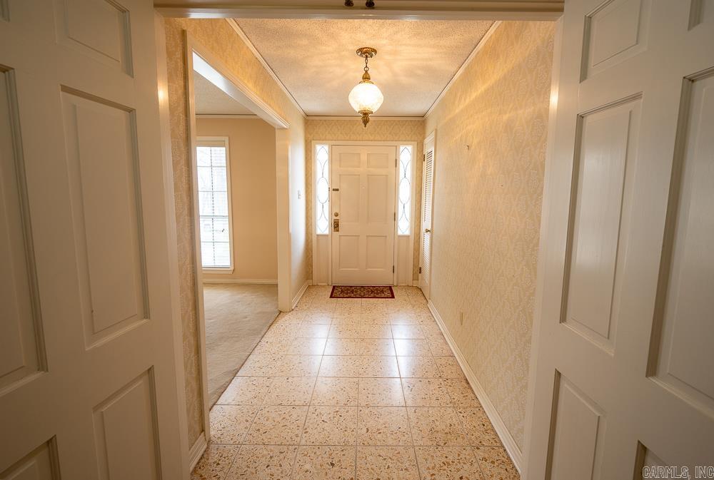 8 Sandstone Court