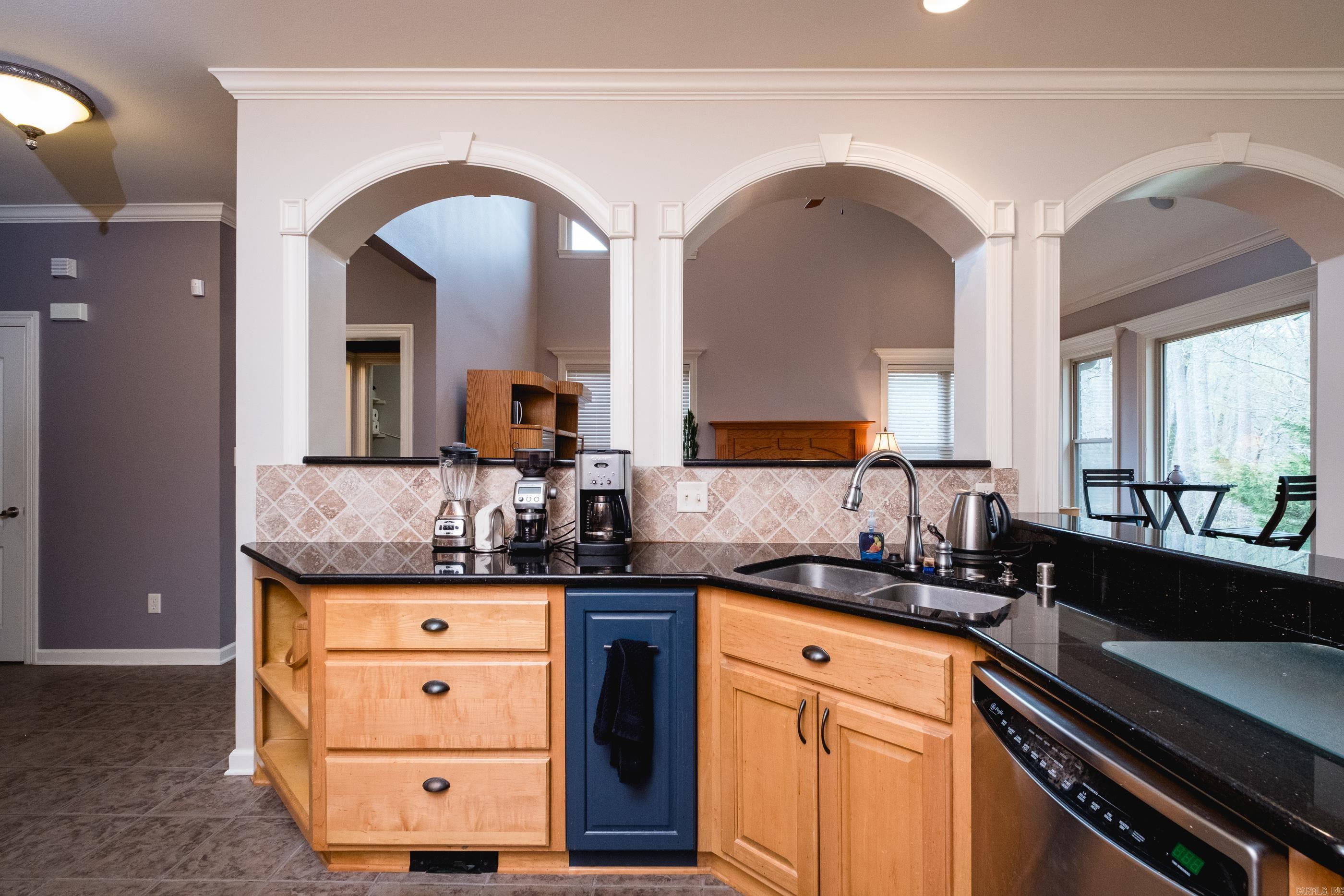 12725 Meadows Edge