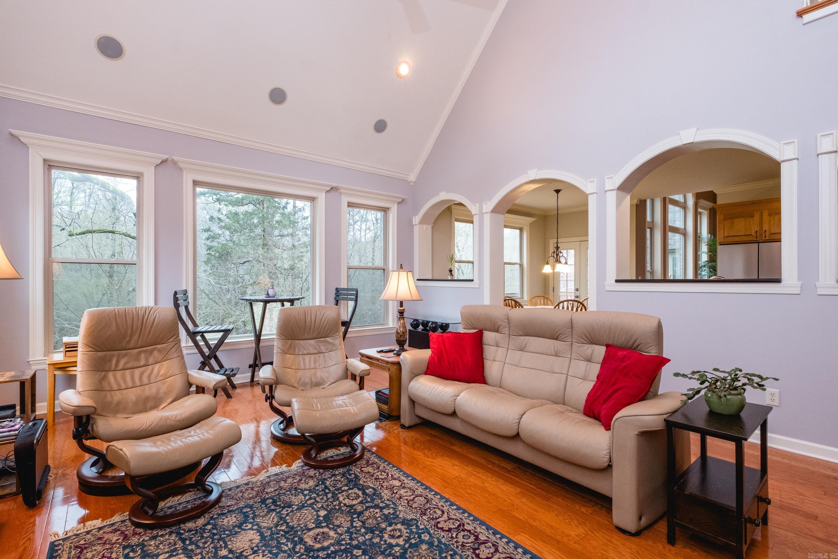 12725 Meadows Edge