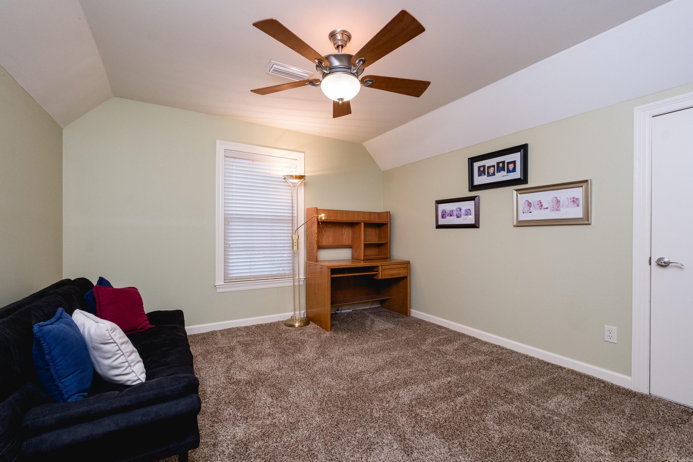 12725 Meadows Edge