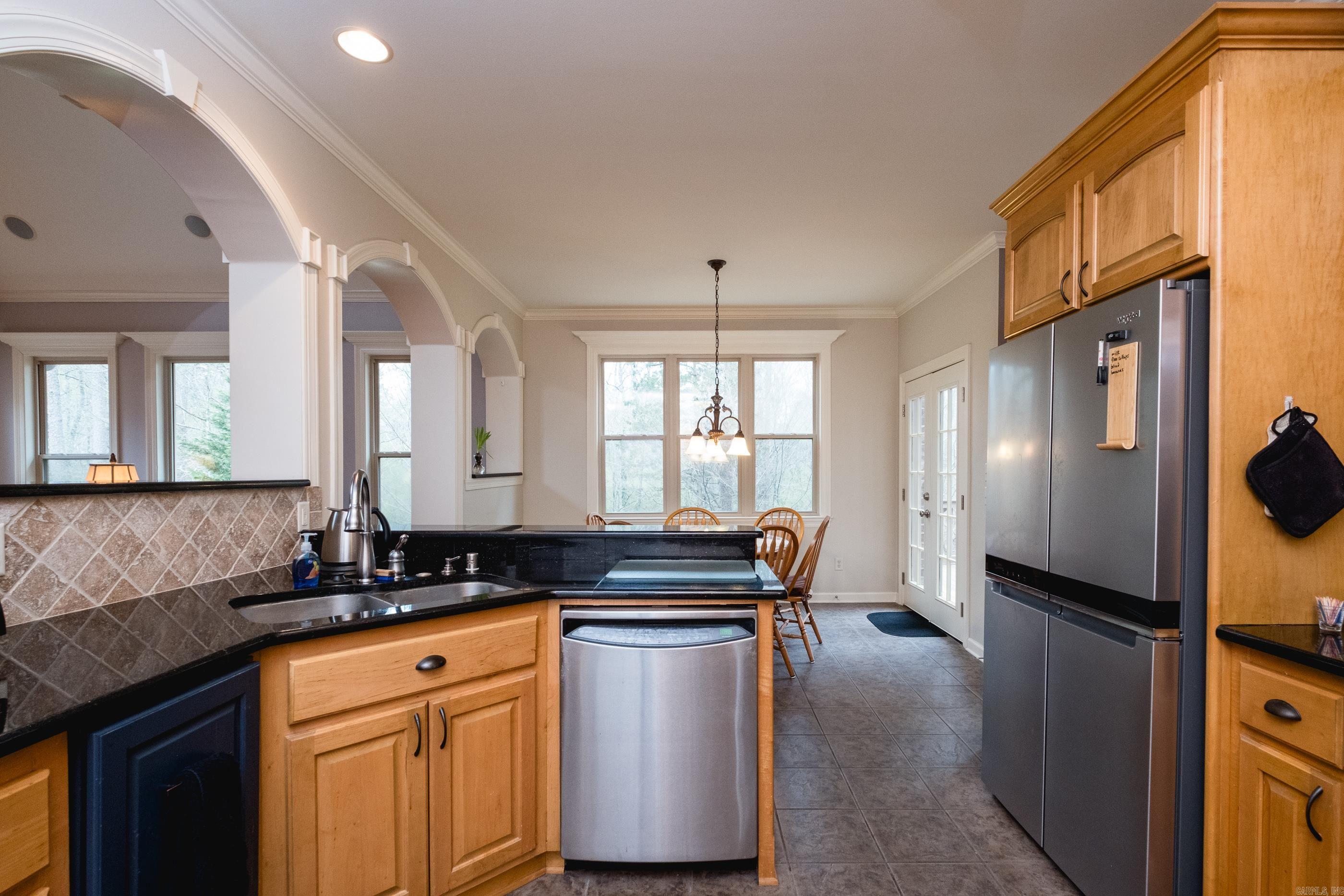 12725 Meadows Edge