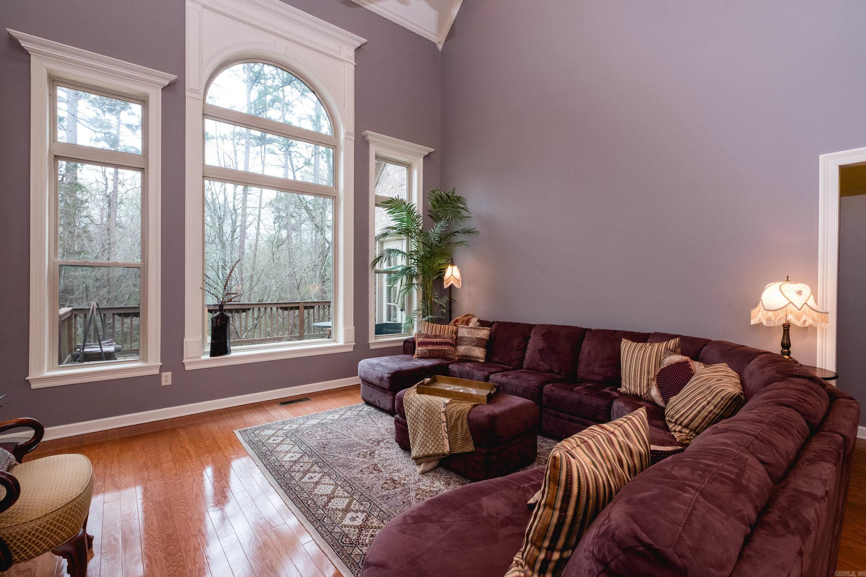 12725 Meadows Edge