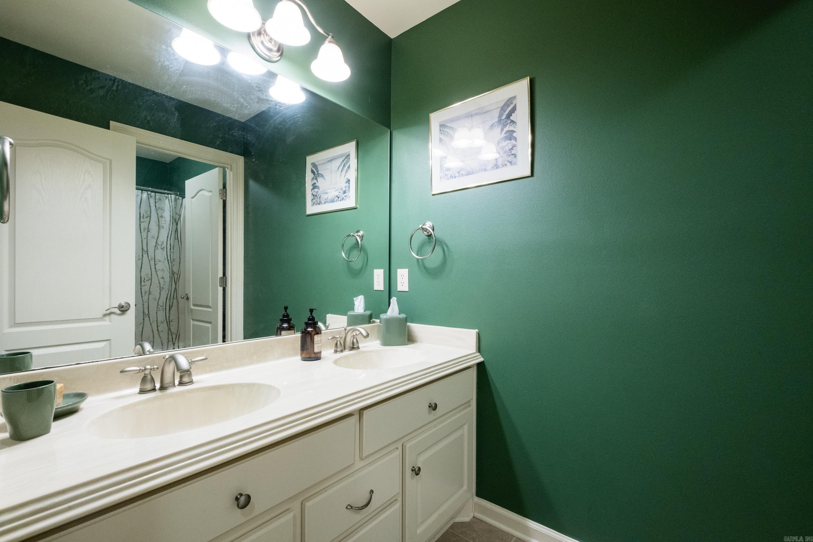 12725 Meadows Edge