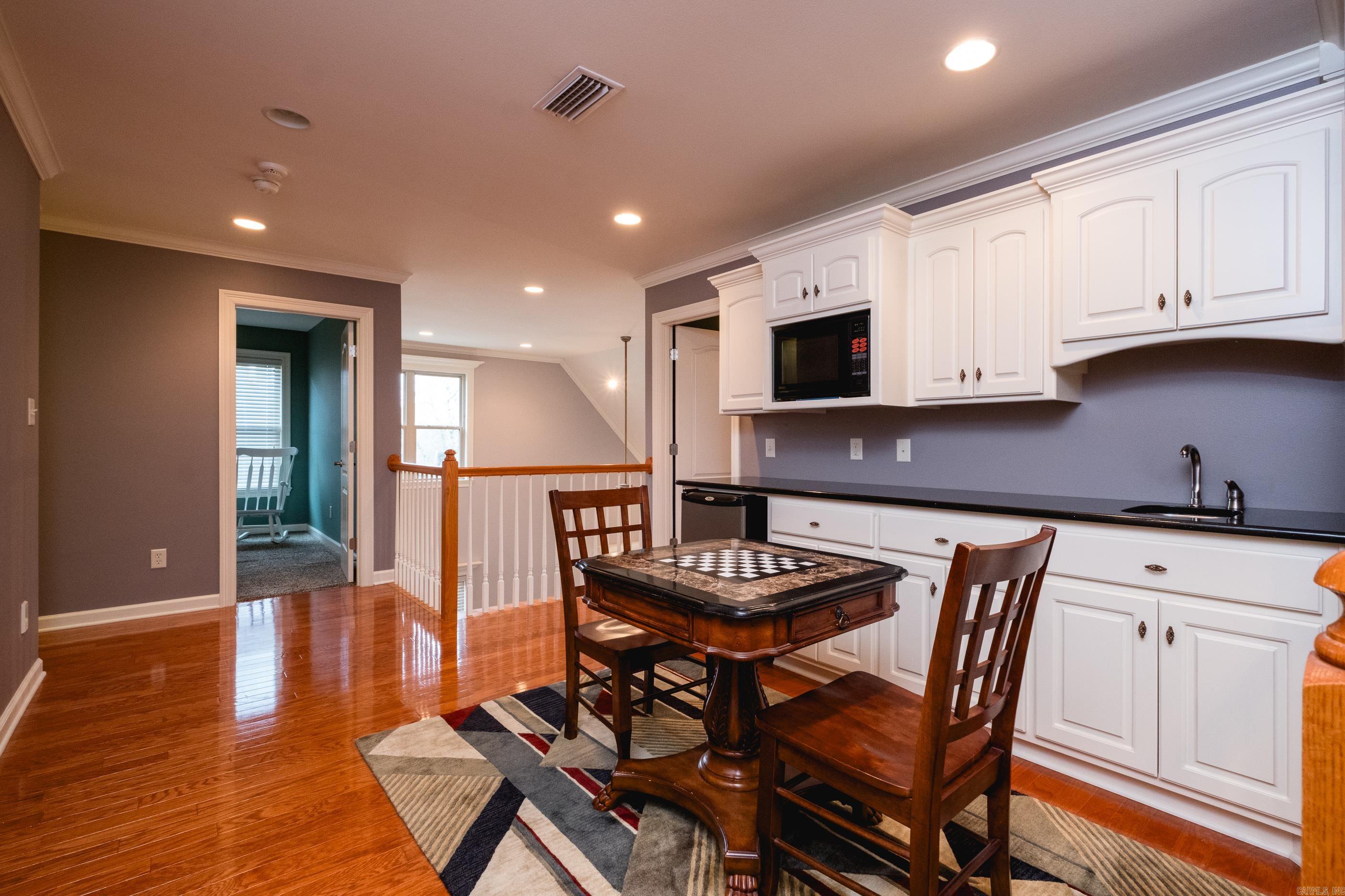12725 Meadows Edge