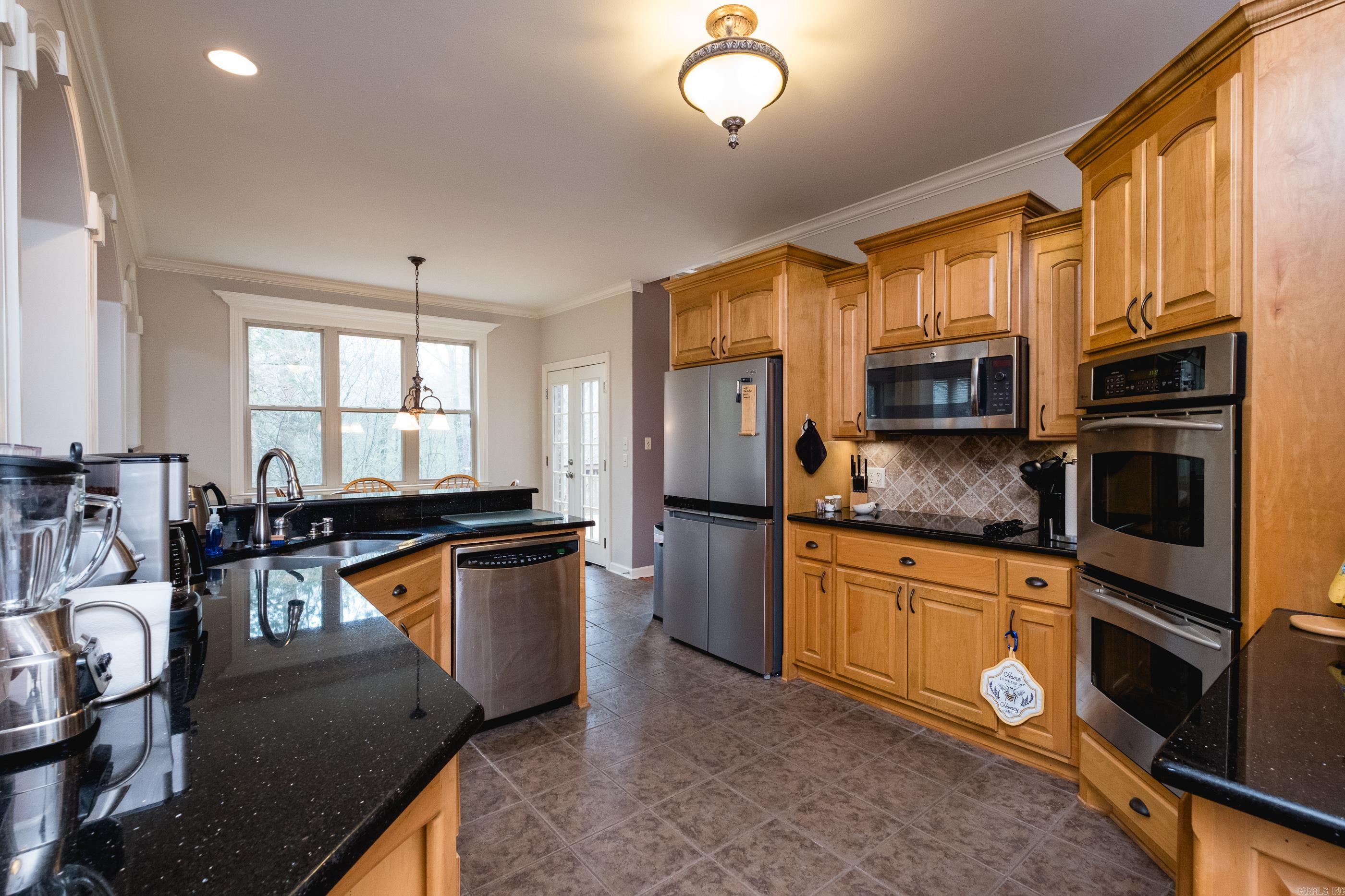 12725 Meadows Edge