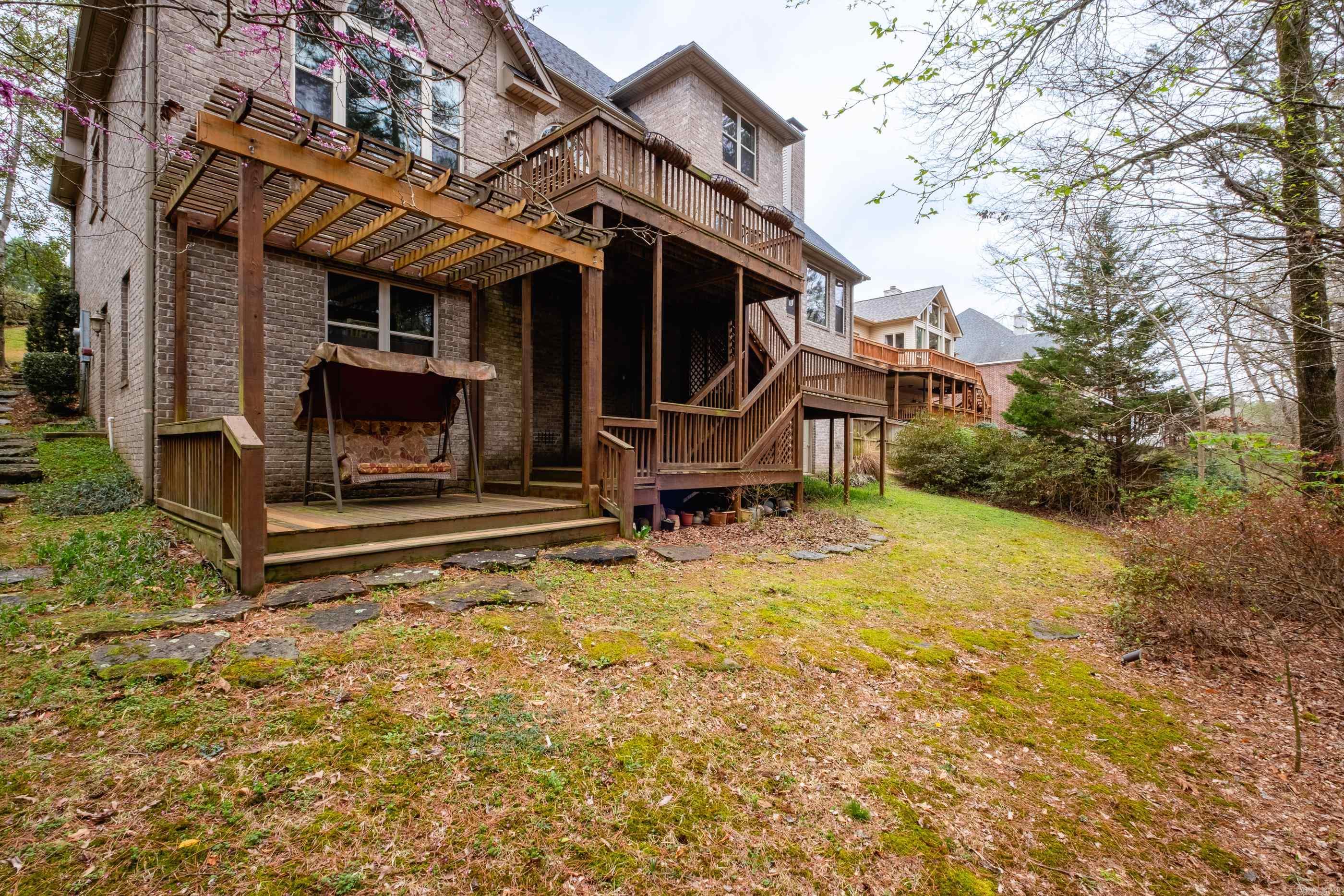 12725 Meadows Edge