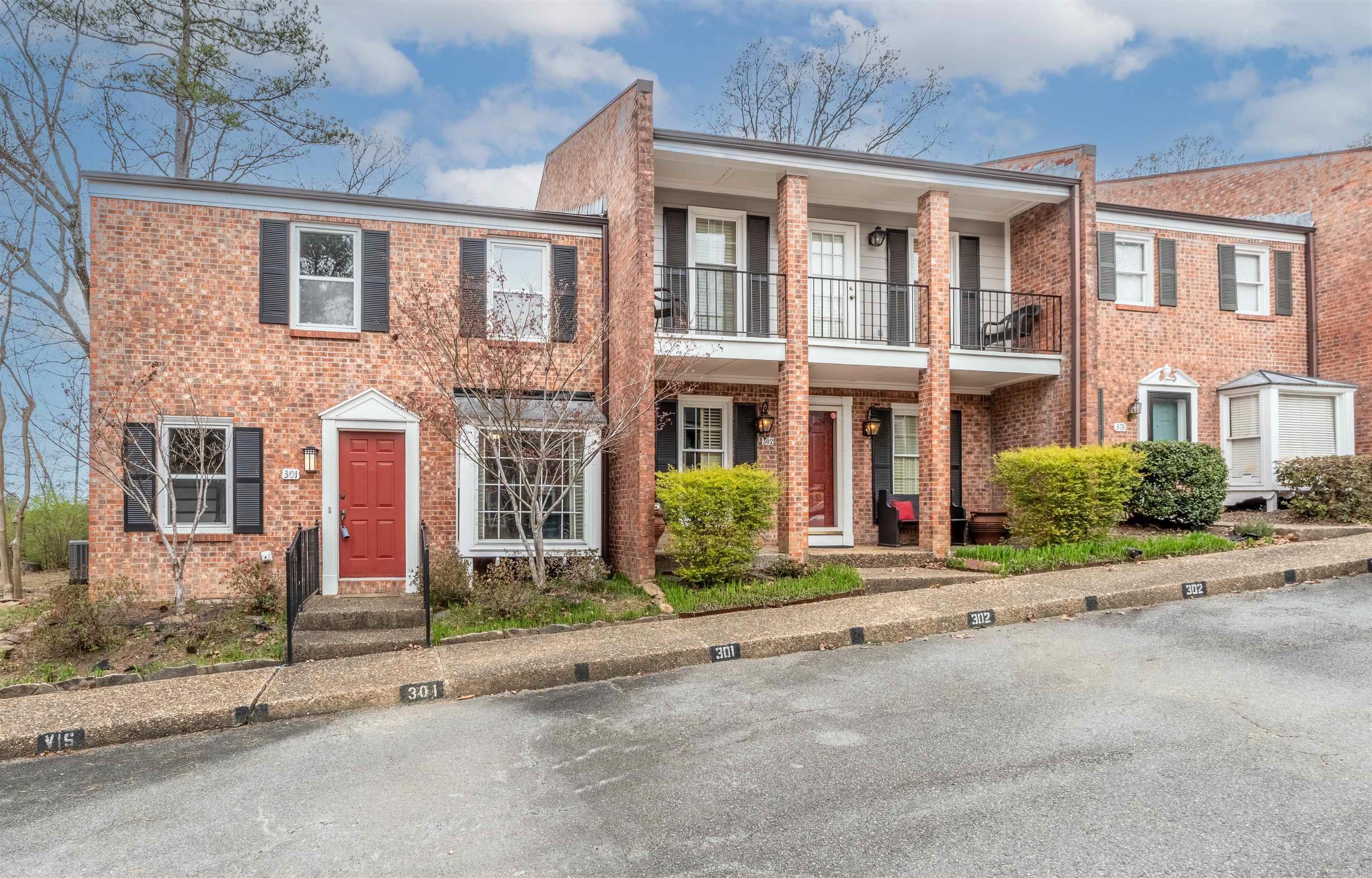 2200 Andover Court Unit: 301