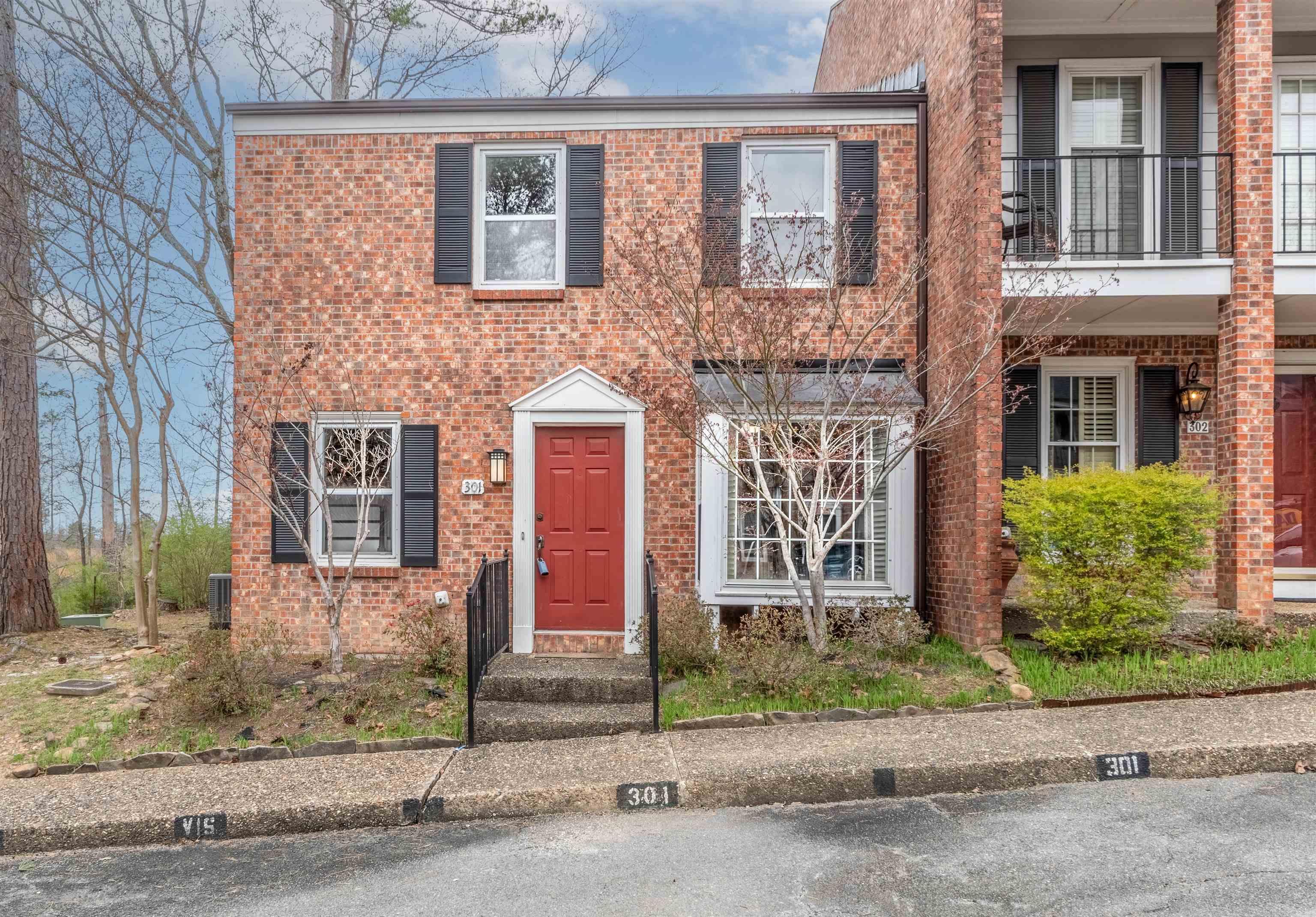 2200 Andover Court Unit: 301
