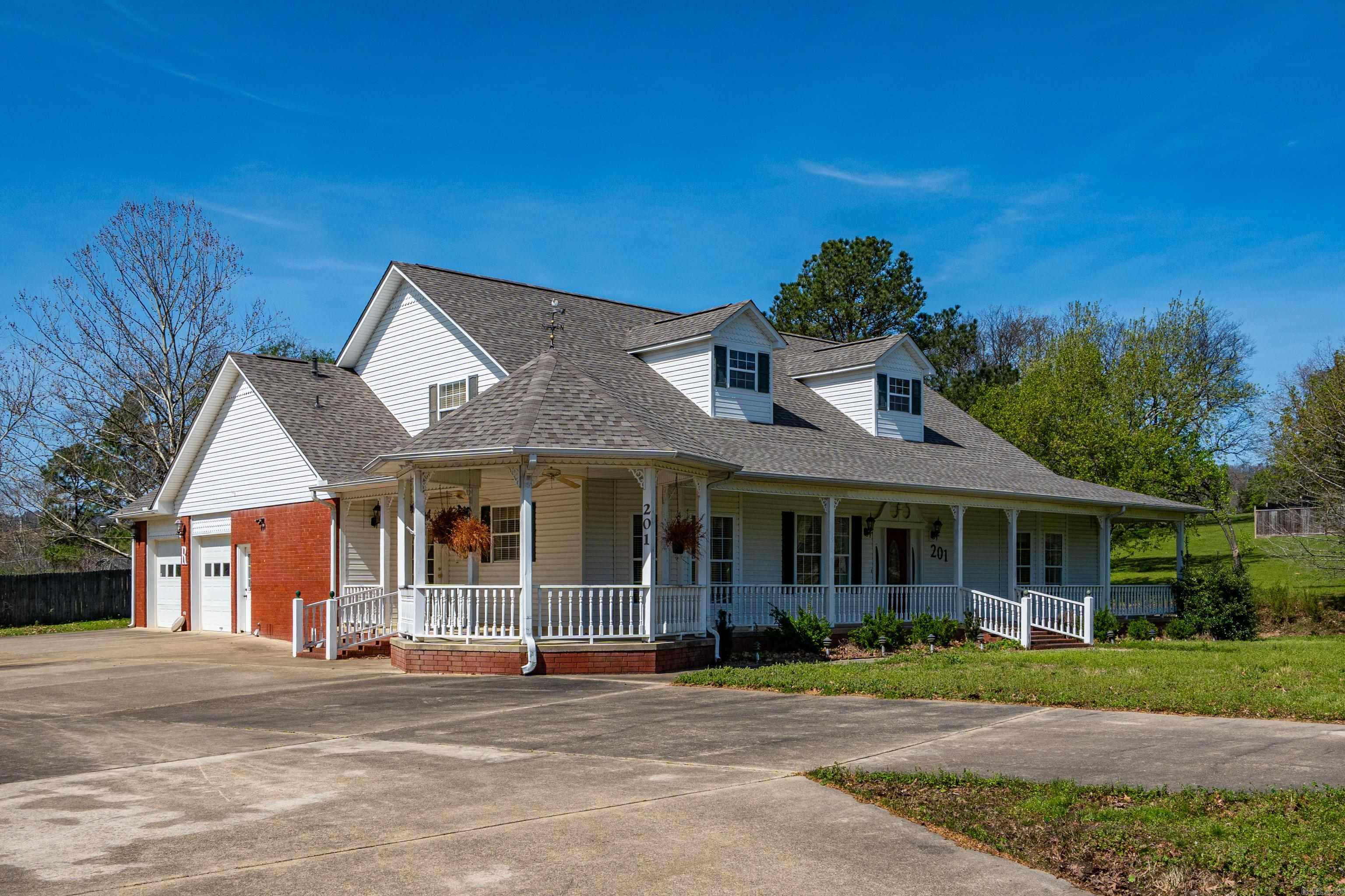 201 Green Willow Lane