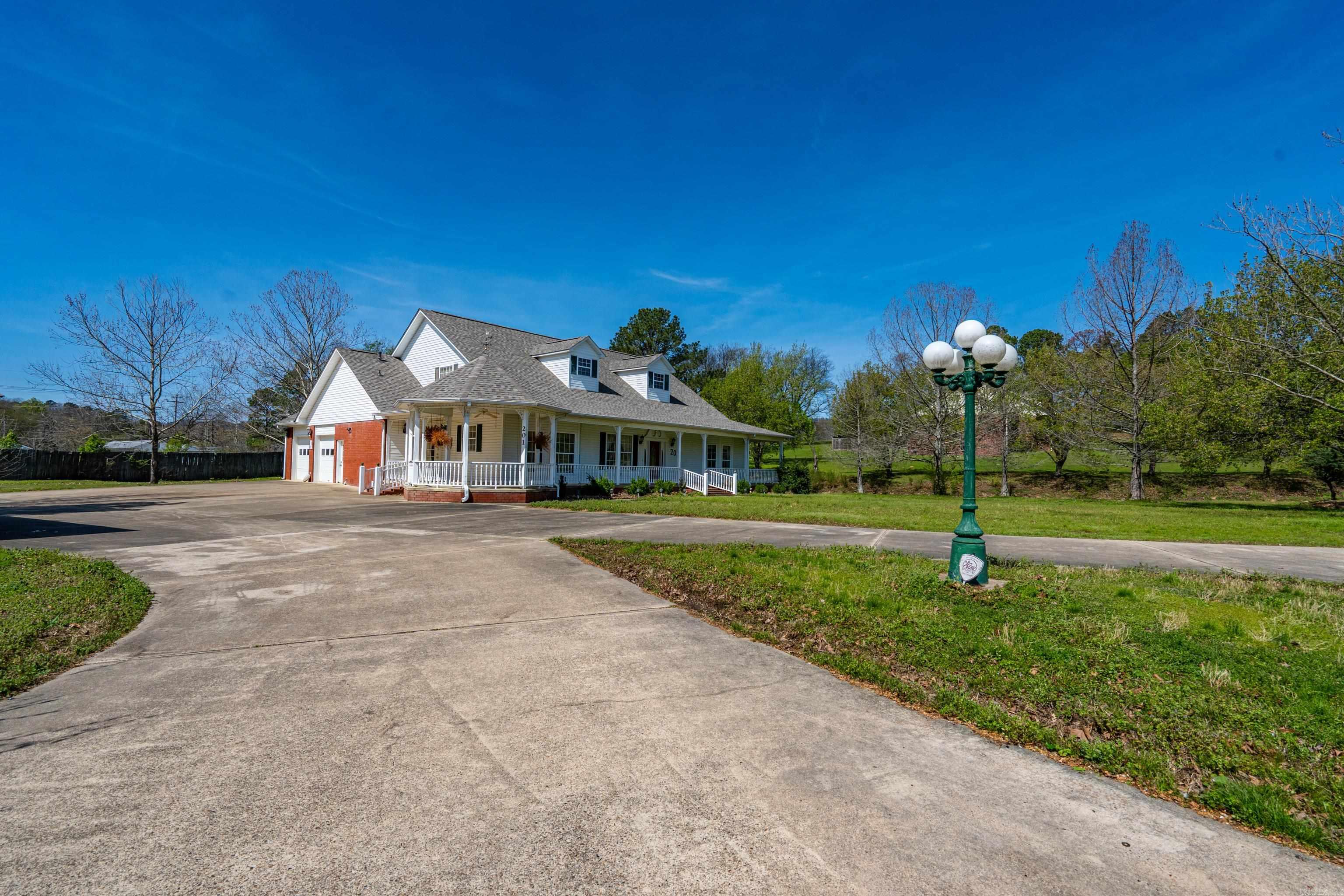 201 Green Willow Lane