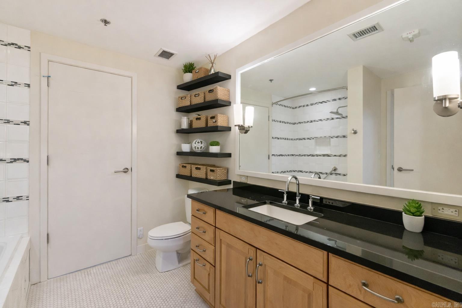 315 Rock Street Unit: #611