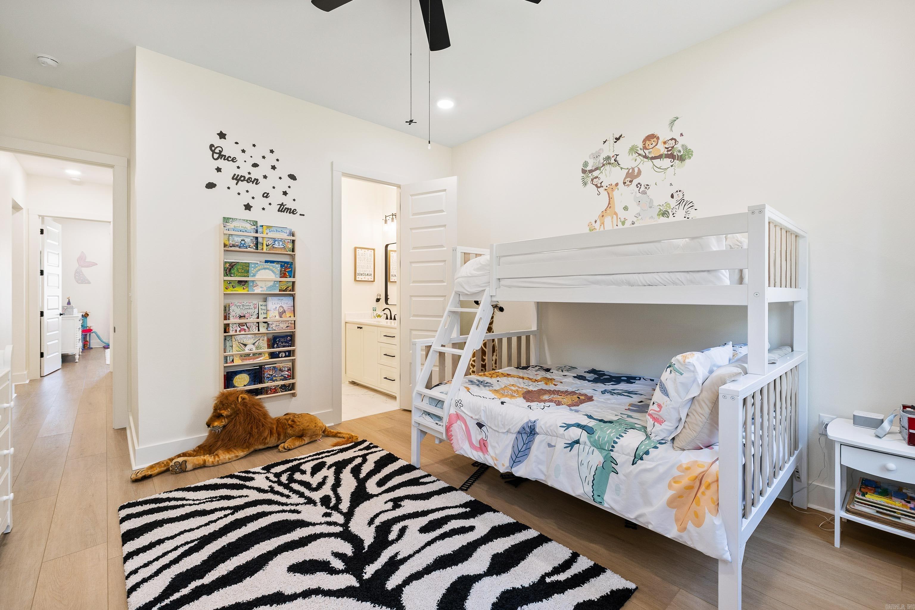 915 Valley Creek