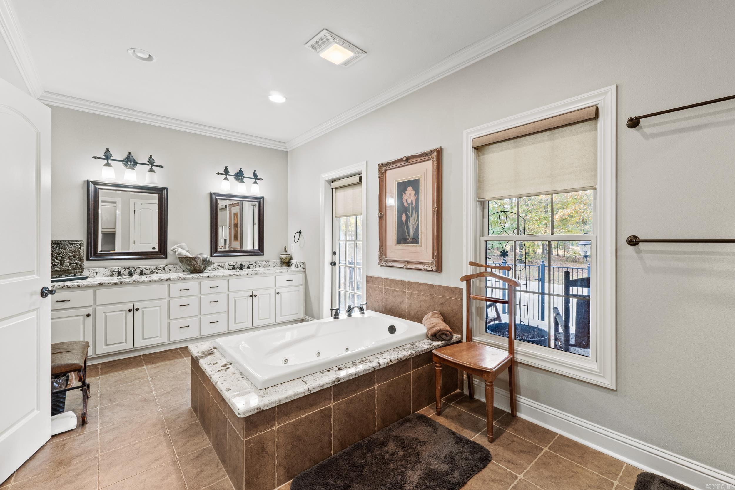 1919 Tudor Loop