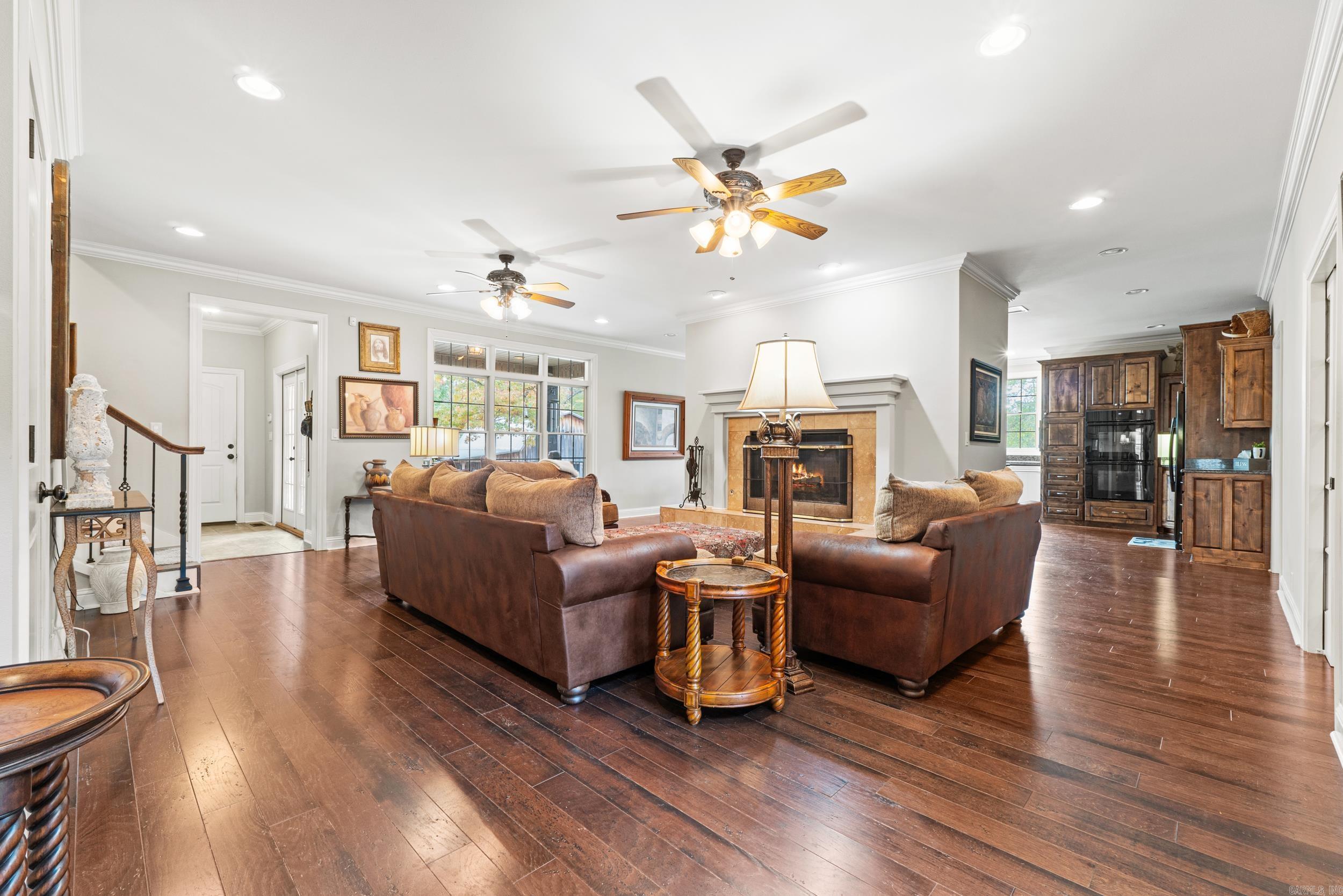 1919 Tudor Loop