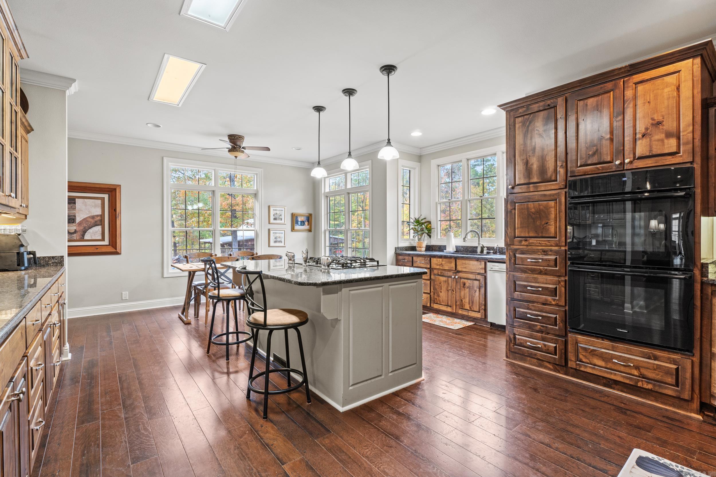 1919 Tudor Loop