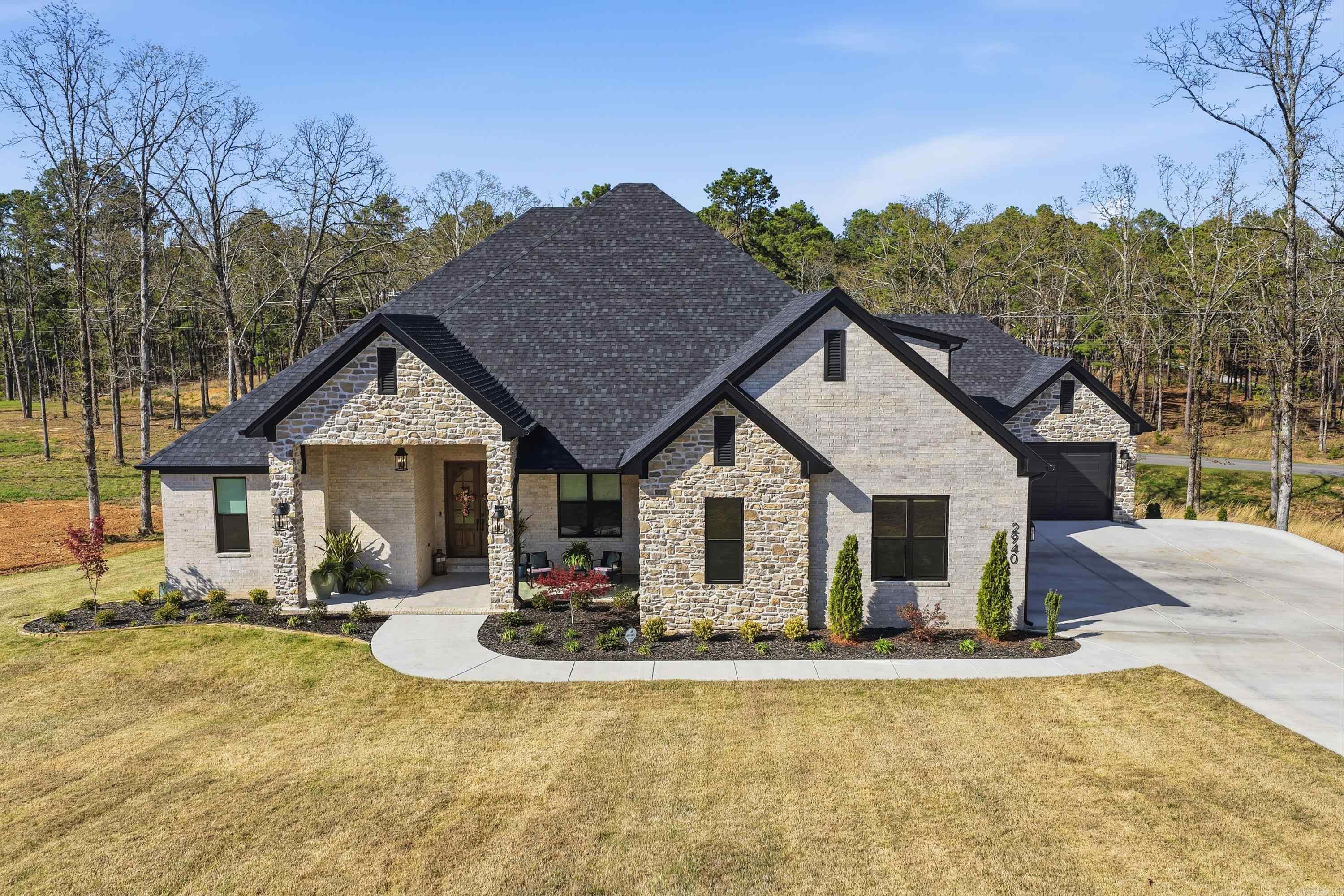 2940 Orchard View Drive