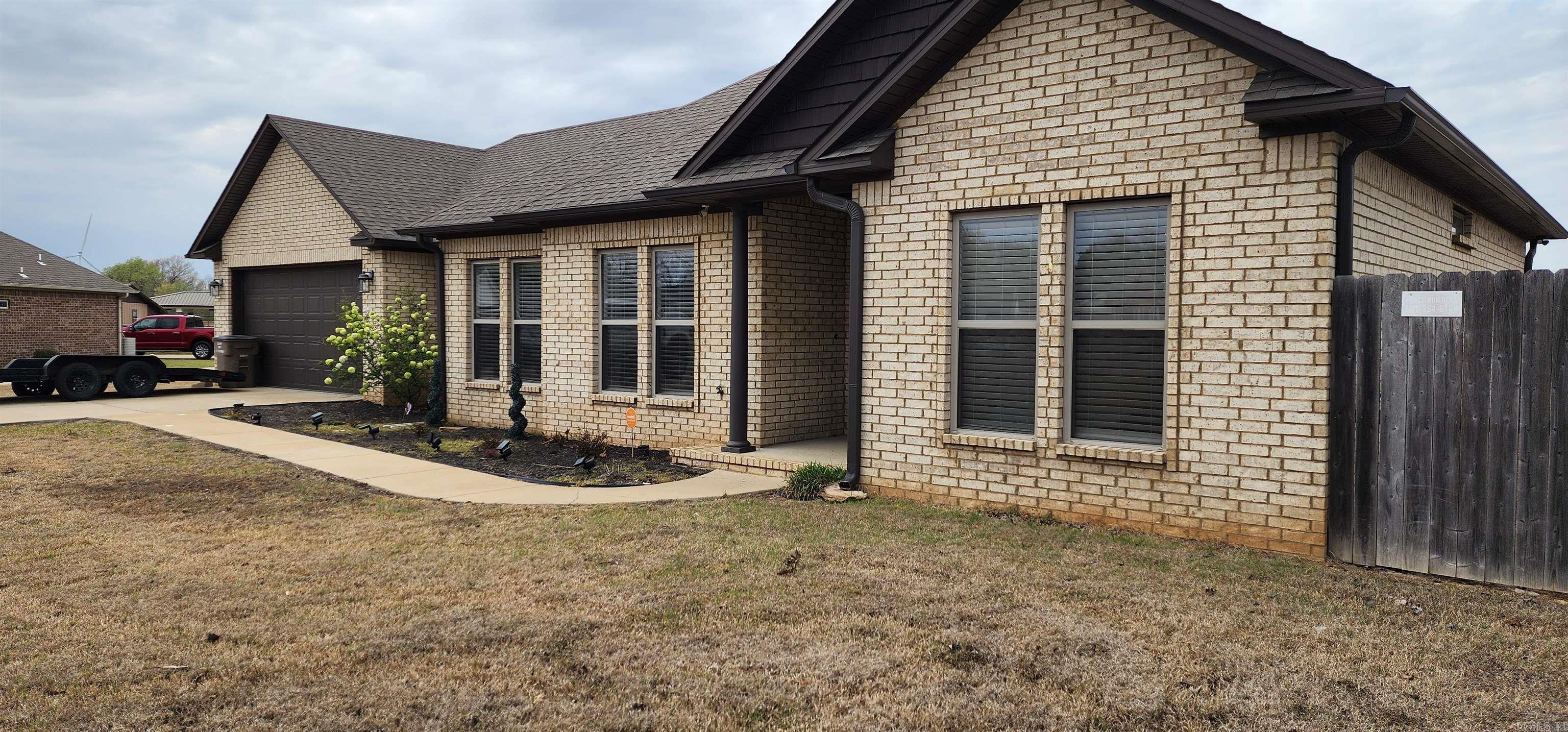 724 Mockingbird Ln