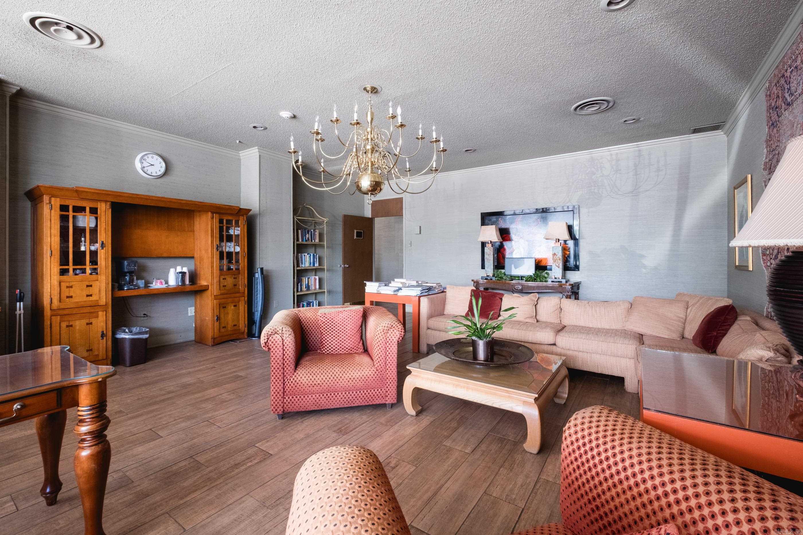 700 E 9th Street Unit 3L