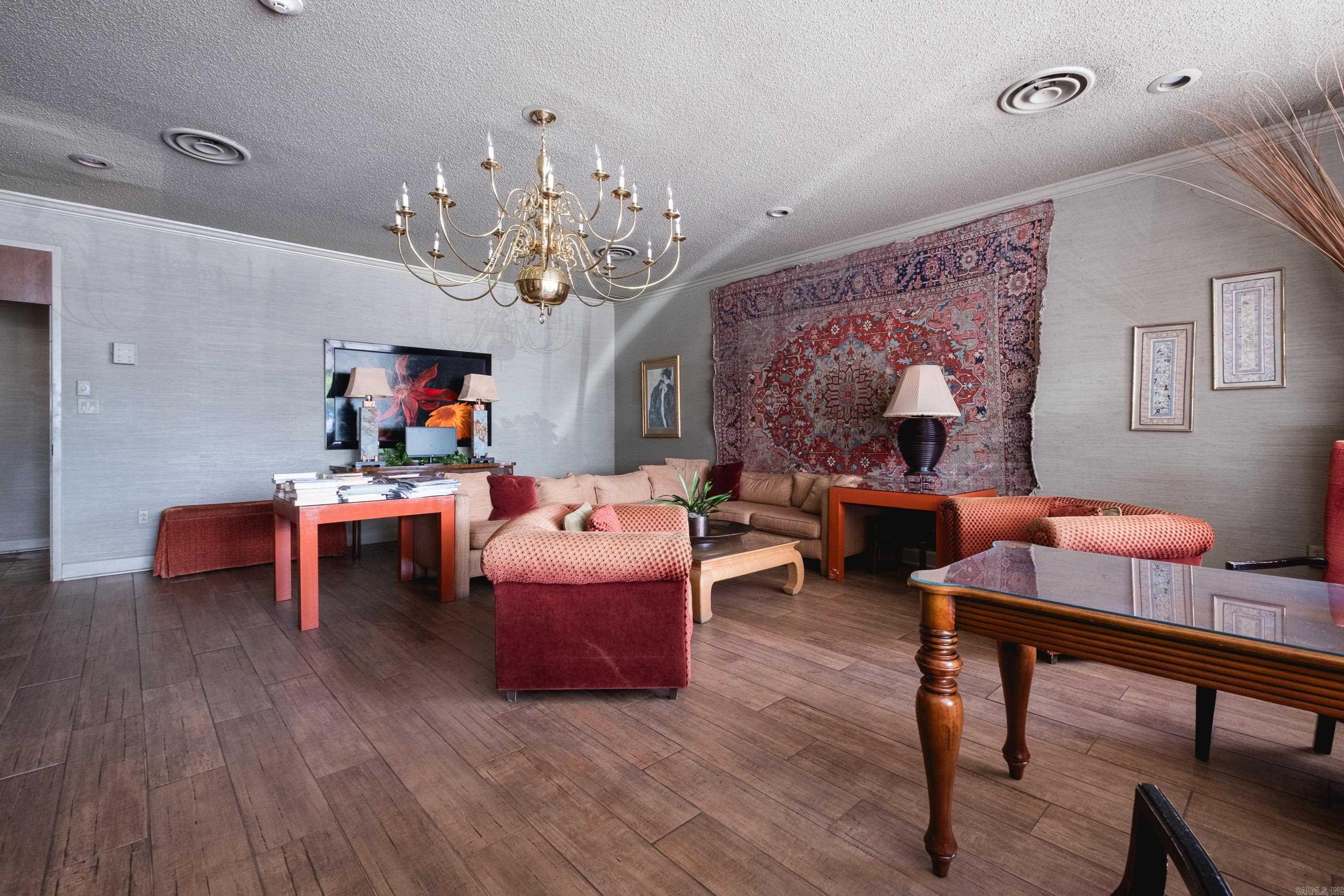 700 E 9th Street Unit 3L