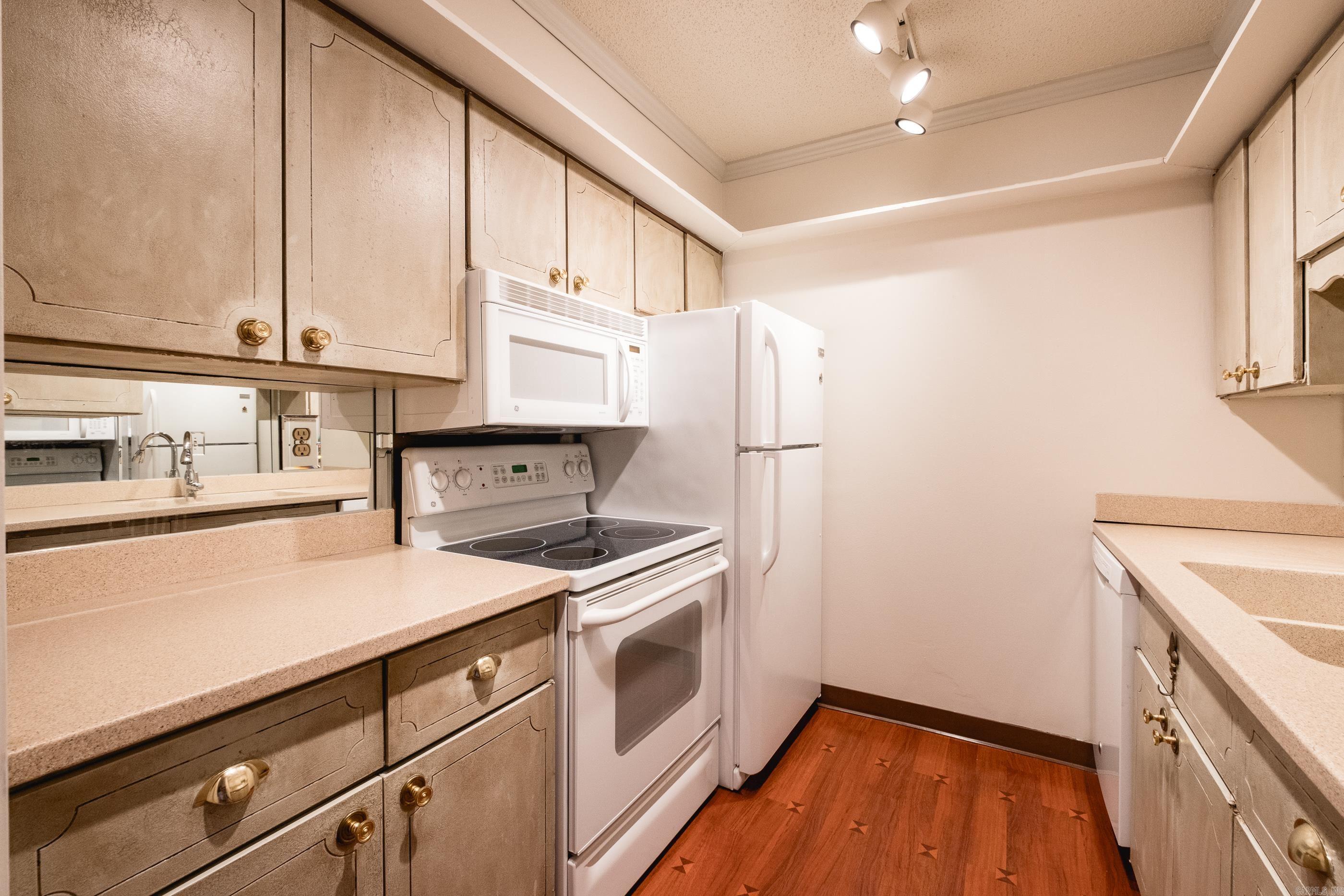 700 E 9th Street Unit 3L