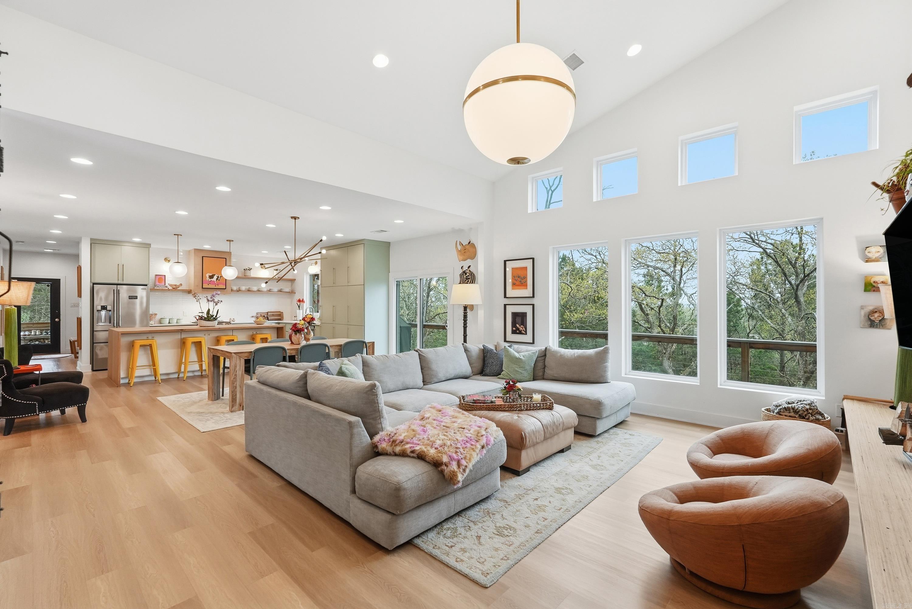 3285 Nob Hill Dr