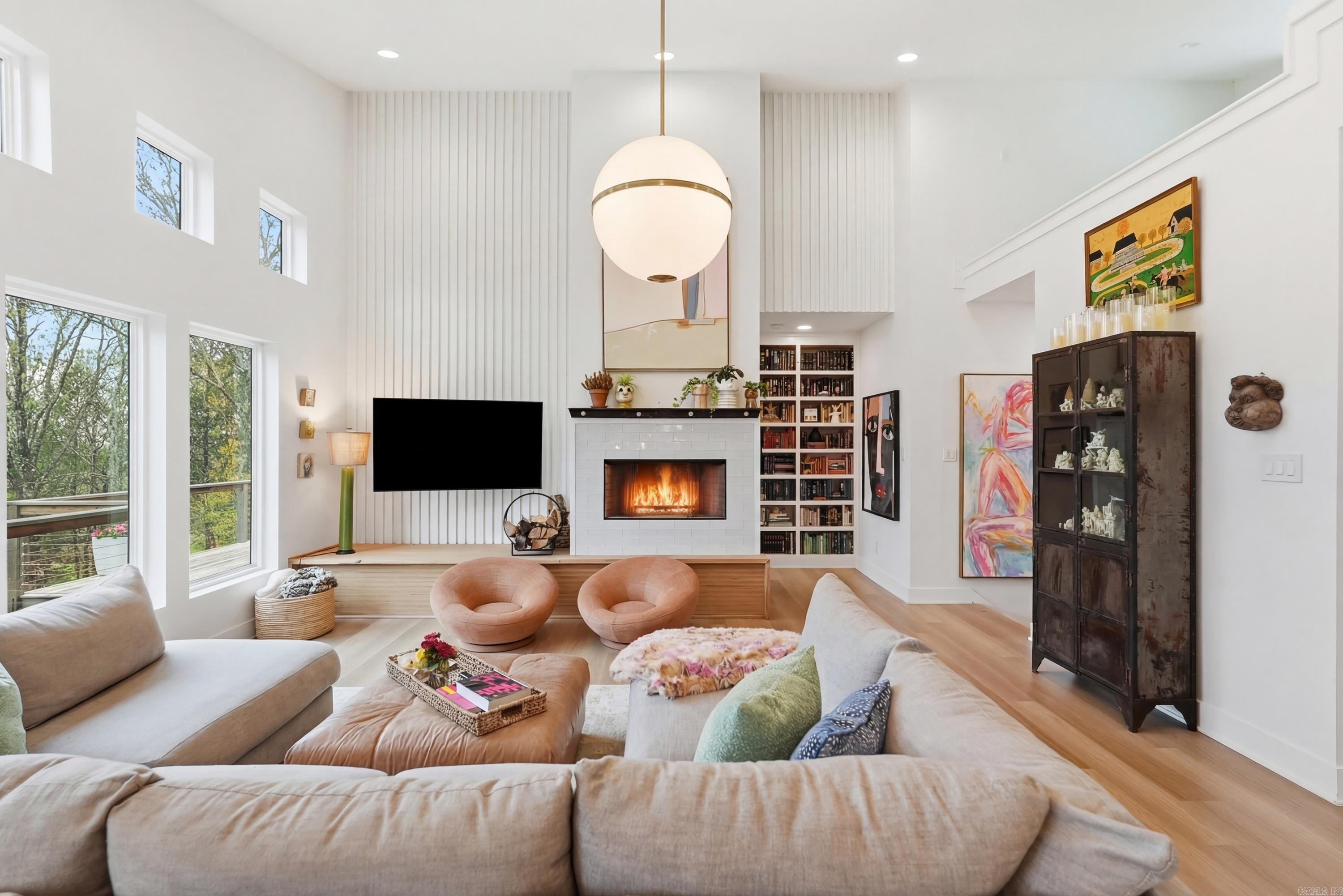 3285 Nob Hill Dr