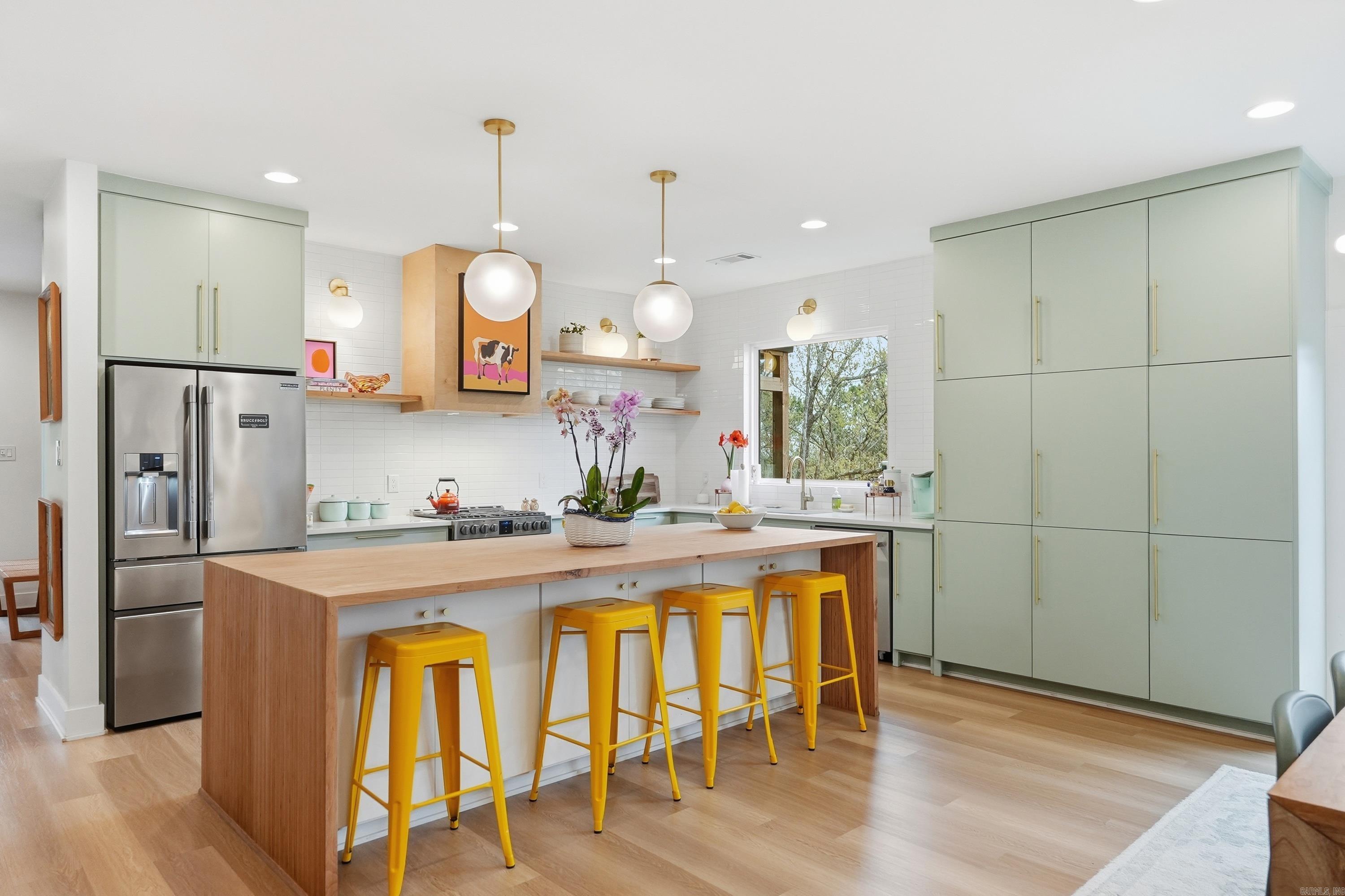 3285 Nob Hill Dr