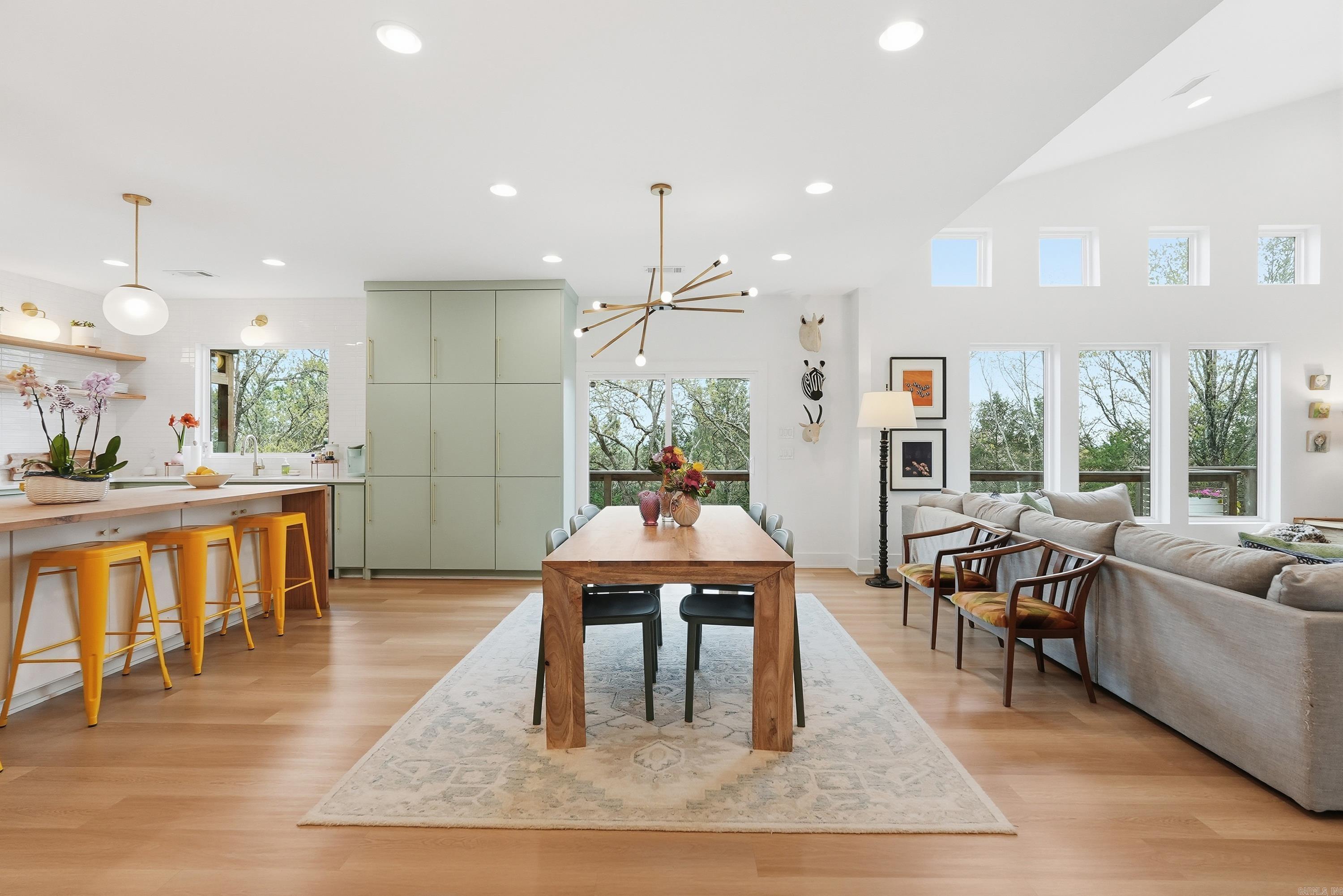 3285 Nob Hill Dr