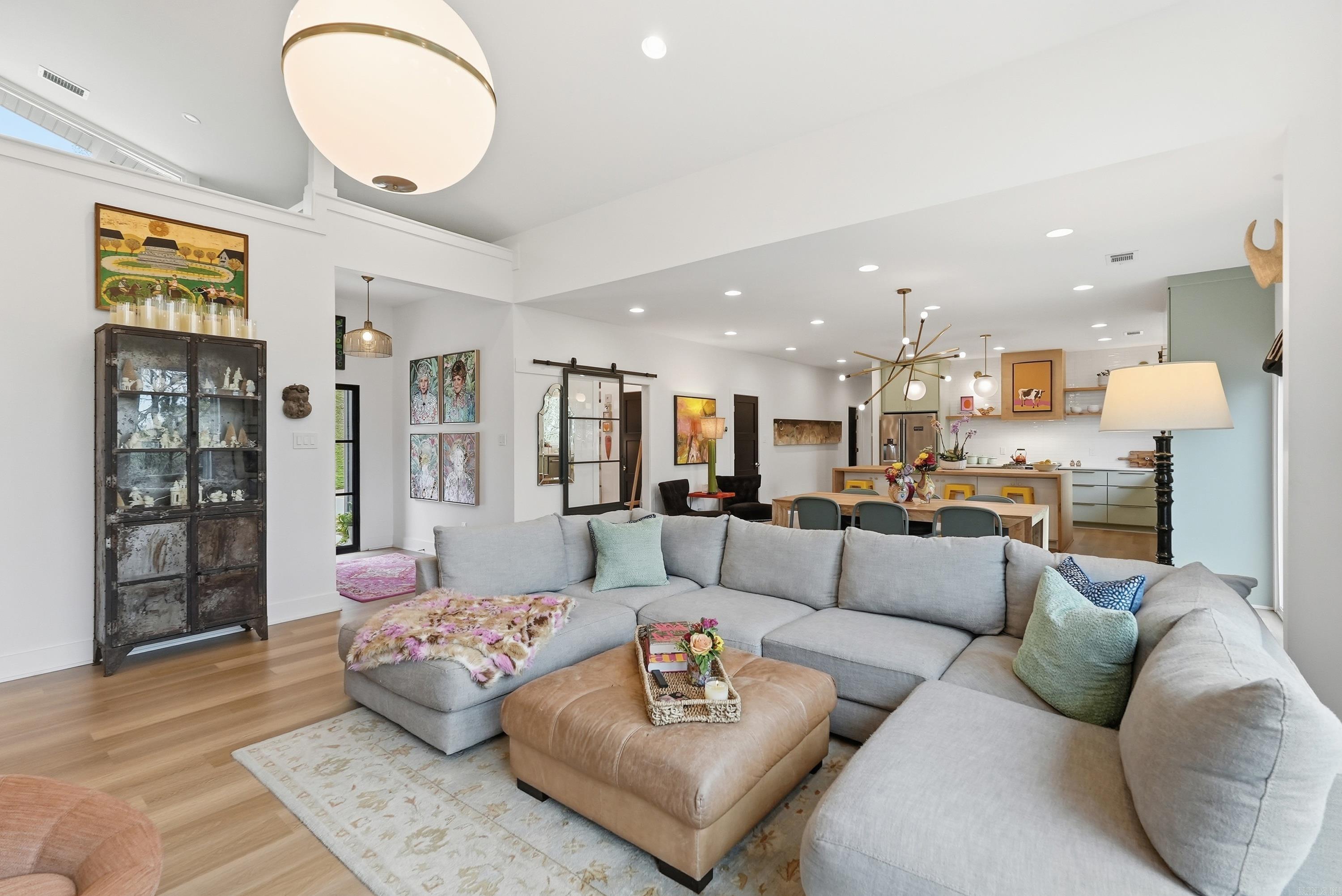 3285 Nob Hill Dr