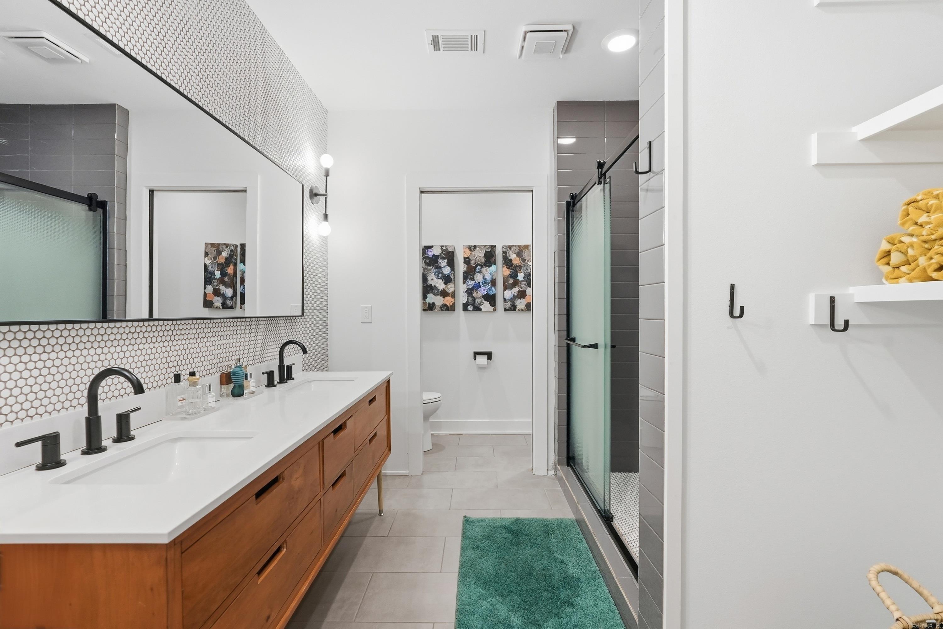 3285 Nob Hill Dr
