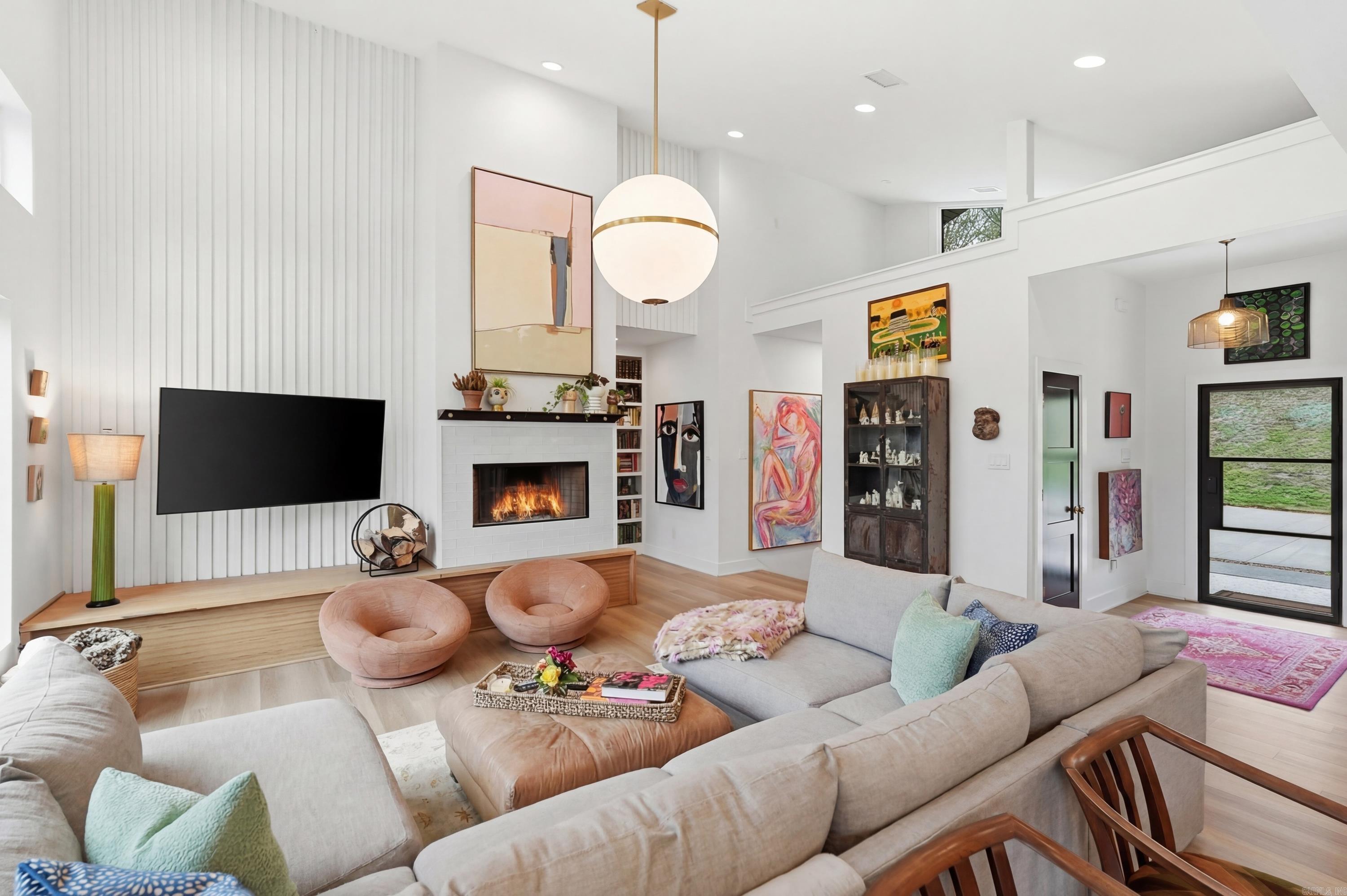 3285 Nob Hill Dr